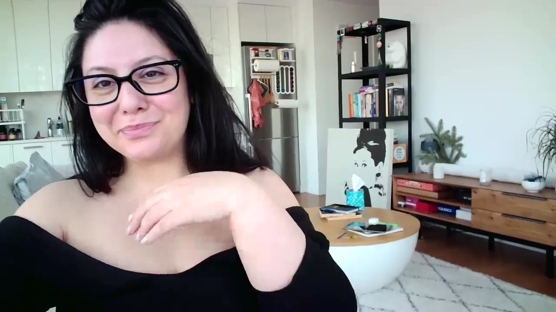 Gallery image thumbnail from SILKYWOMAN's myfreecams stream on, 12/27/2024, 15:56 image 17 of 20