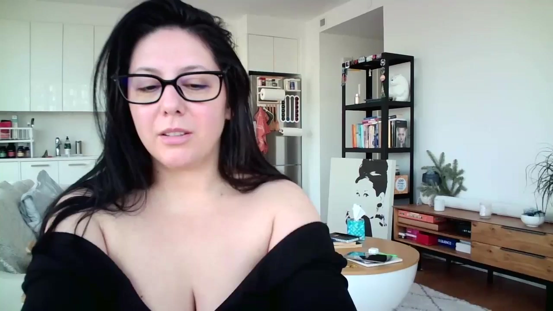 Gallery image thumbnail from SILKYWOMAN's myfreecams stream on, 12/27/2024, 15:56 image 12 of 20