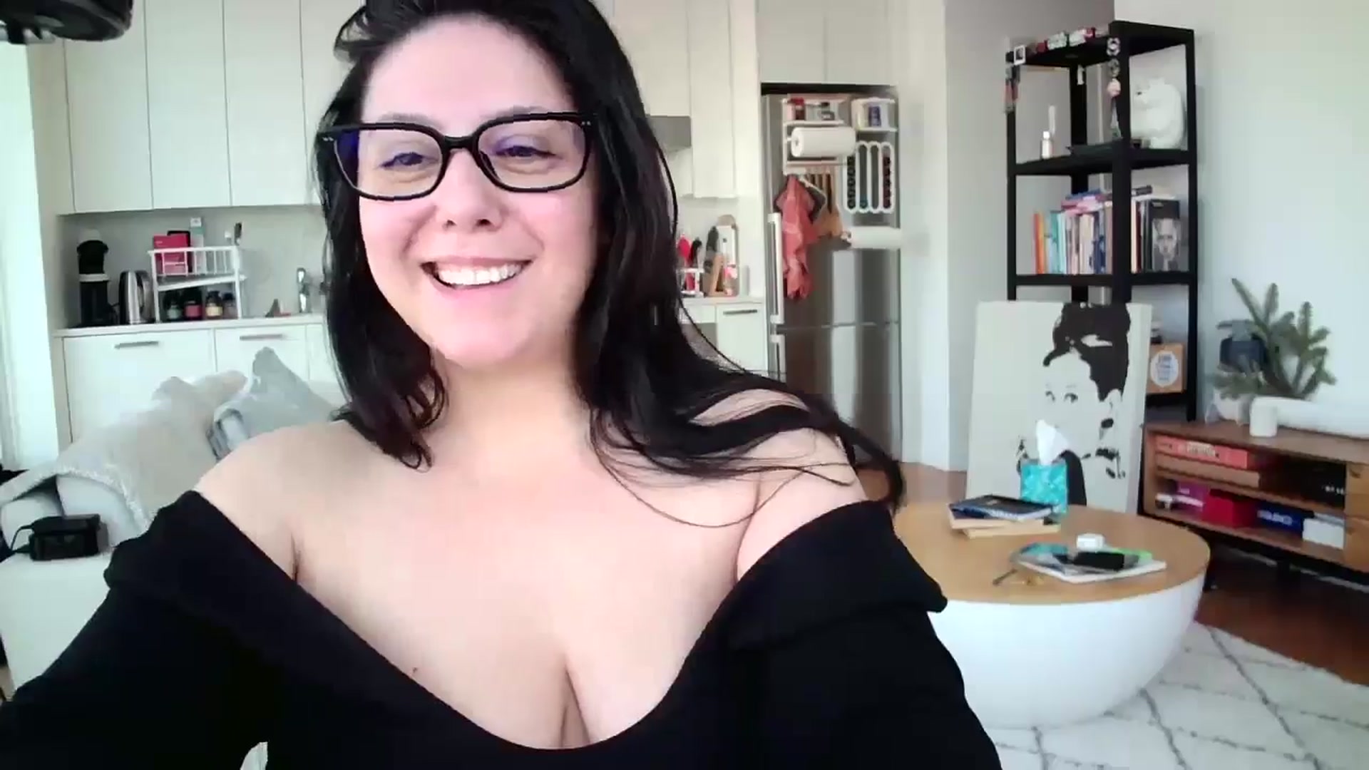 Gallery image thumbnail from SILKYWOMAN's myfreecams stream on, 12/27/2024, 17:11 image 18 of 20