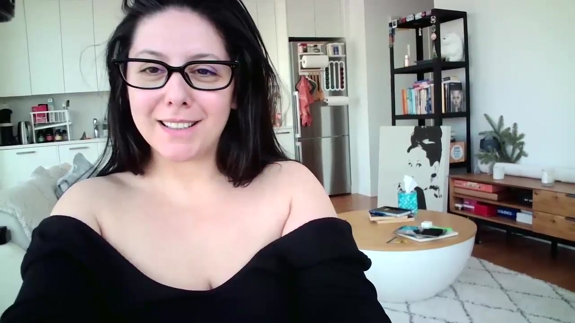 Gallery image thumbnail from SILKYWOMAN's myfreecams stream on, 12/27/2024, 17:11 image 12 of 20