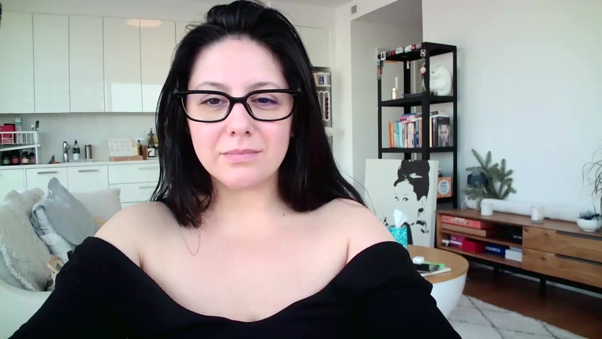 Gallery image thumbnail from SILKYWOMAN's myfreecams stream on, 12/27/2024, 18:03 image 11 of 20