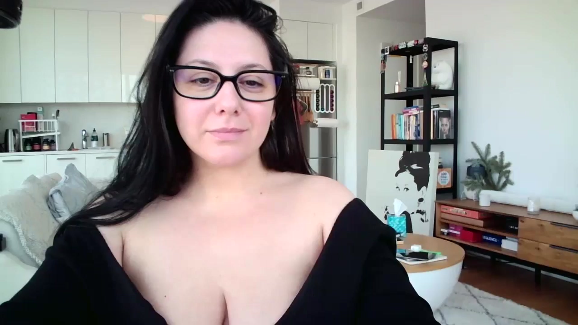 Gallery image thumbnail from SILKYWOMAN's myfreecams stream on, 12/27/2024, 18:03 image 1 of 20
