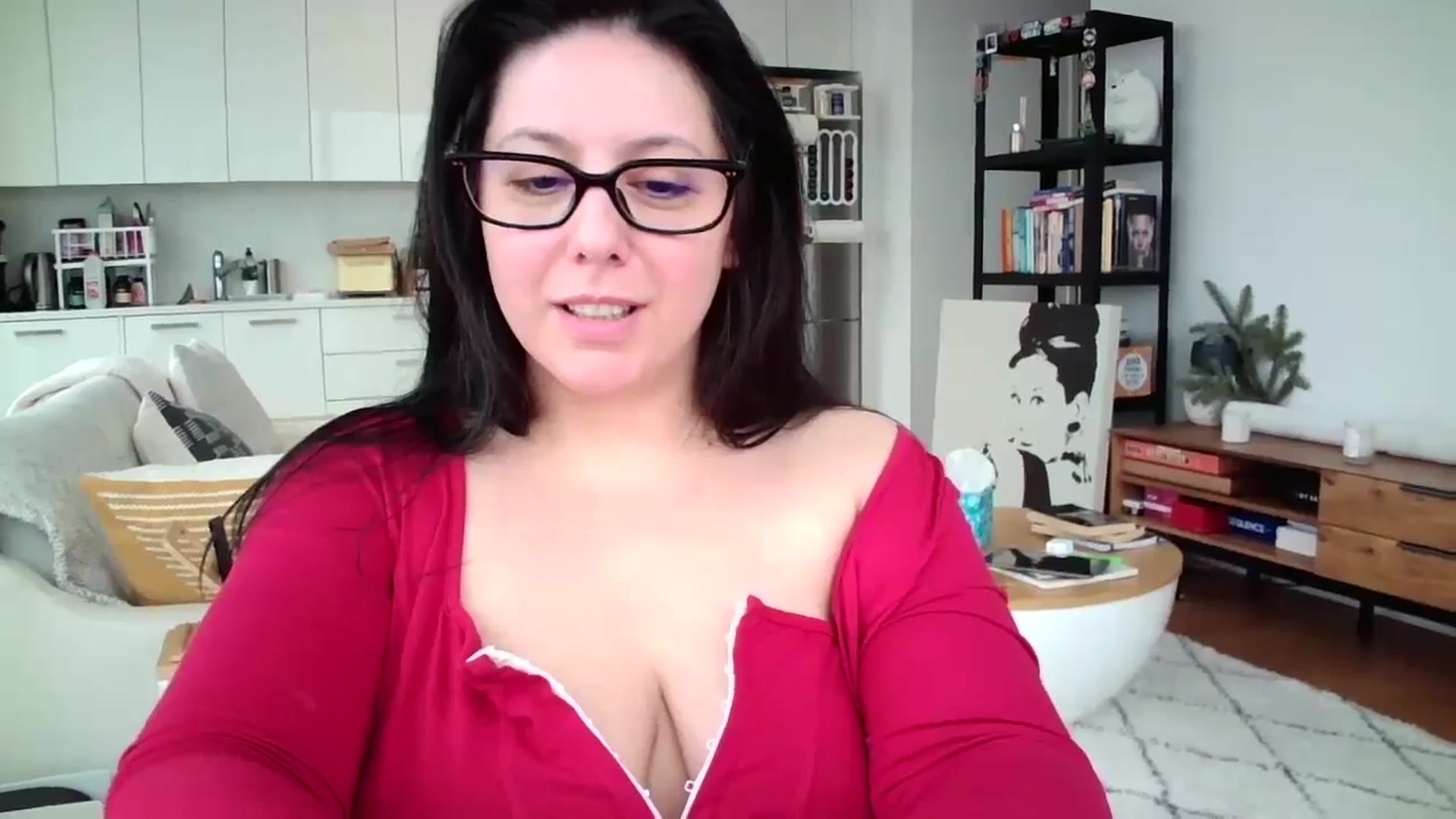 Gallery image thumbnail from SILKYWOMAN's myfreecams stream on, 12/28/2024, 17:43 image 5 of 20