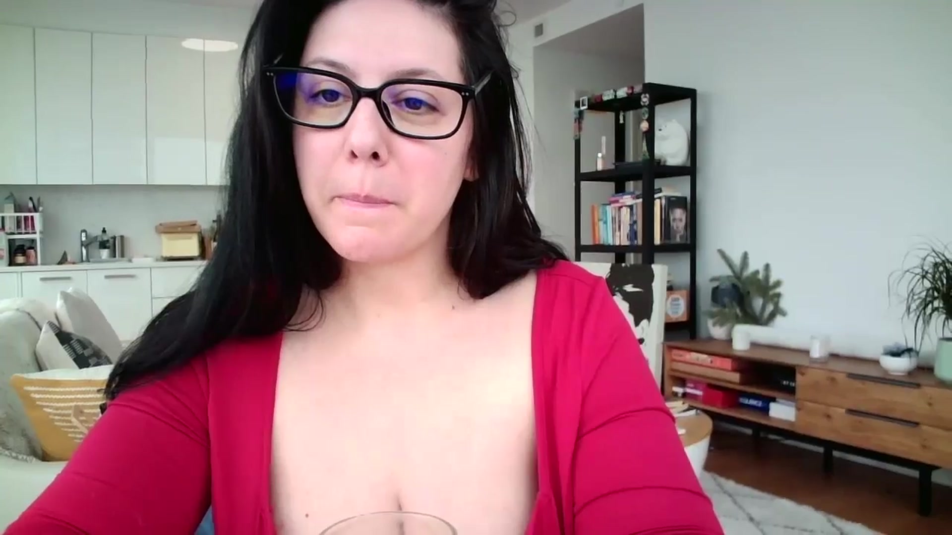 Gallery image thumbnail from SILKYWOMAN's myfreecams stream on, 12/28/2024, 17:43 image 19 of 20