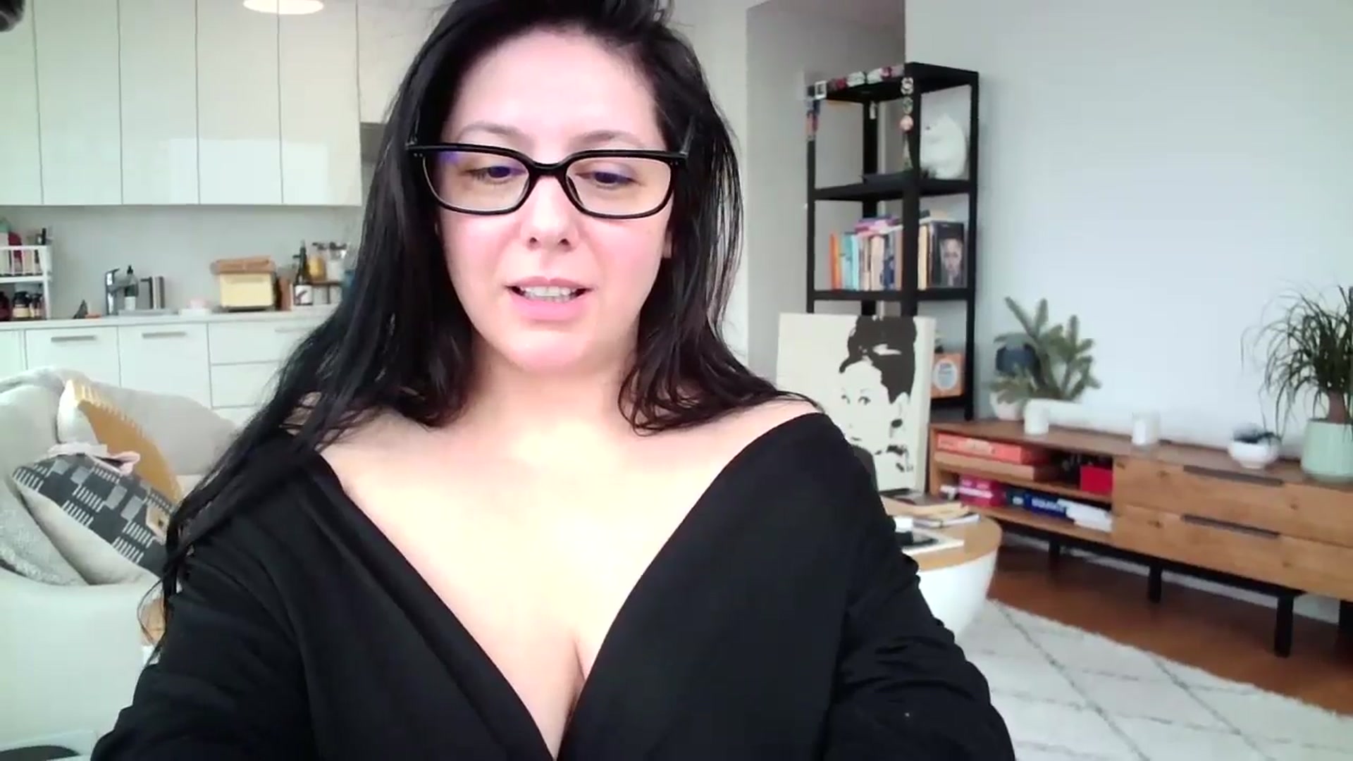 Gallery image thumbnail from SILKYWOMAN's myfreecams stream on, 12/29/2024, 14:45 image 5 of 20