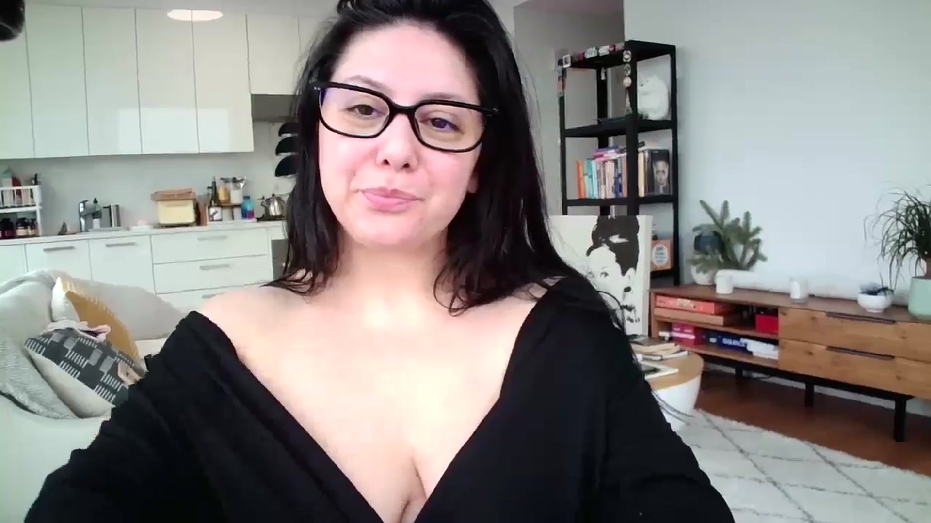 Gallery image thumbnail from SILKYWOMAN's myfreecams stream on, 12/29/2024, 14:45 image 14 of 20
