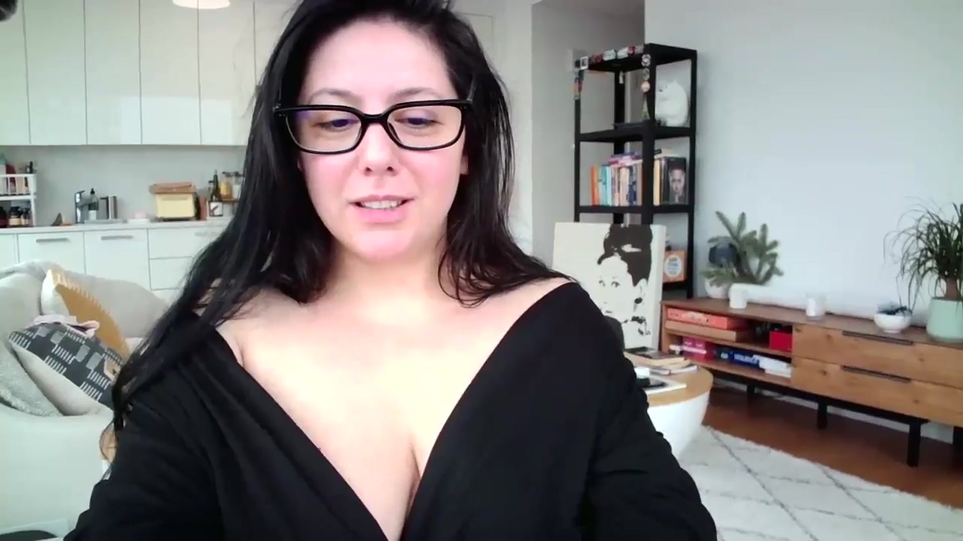 Gallery image thumbnail from SILKYWOMAN's myfreecams stream on, 12/29/2024, 14:45 image 6 of 20