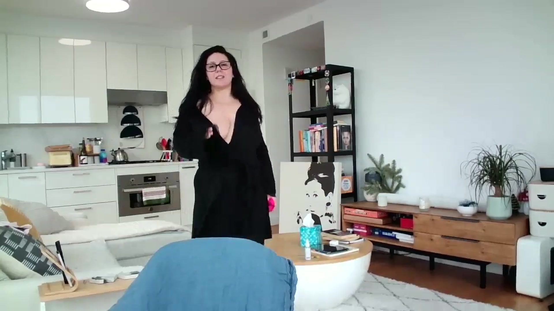 Gallery image thumbnail from SILKYWOMAN's myfreecams stream on, 12/29/2024, 15:42 image 12 of 20