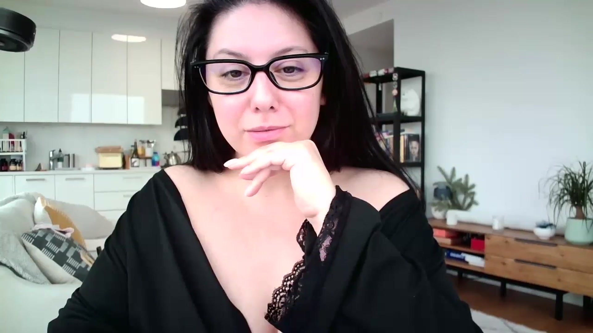 Gallery image thumbnail from SILKYWOMAN's myfreecams stream on, 12/29/2024, 15:42 image 19 of 20