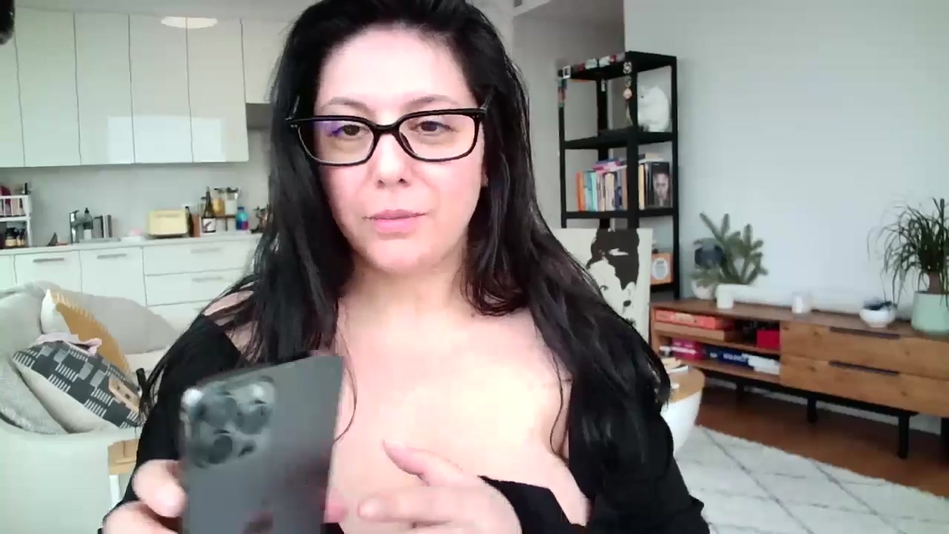 Gallery image thumbnail from SILKYWOMAN's myfreecams stream on, 12/29/2024, 17:00 image 5 of 20