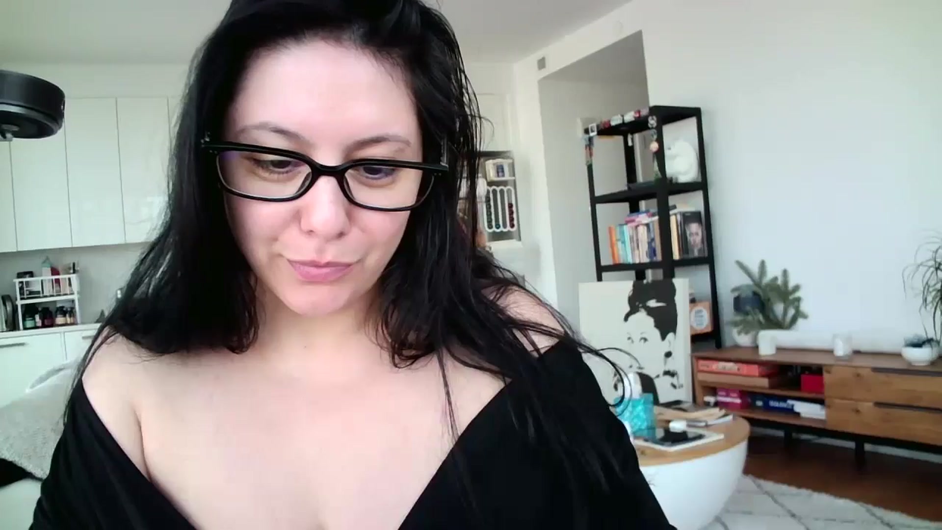 Gallery image thumbnail from SILKYWOMAN's myfreecams stream on, 12/29/2024, 17:00 image 19 of 20