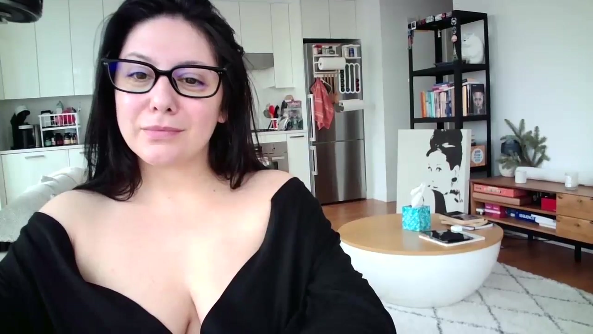 Gallery image thumbnail from SILKYWOMAN's myfreecams stream on, 12/30/2024, 14:30 image 15 of 20