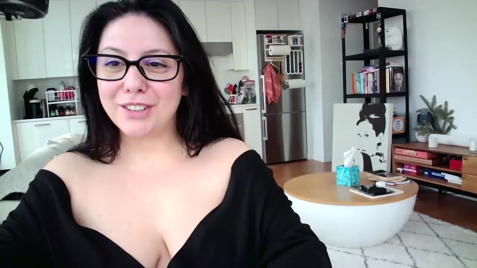 Gallery image thumbnail from SILKYWOMAN's myfreecams stream on, 12/30/2024, 14:30 image 17 of 20