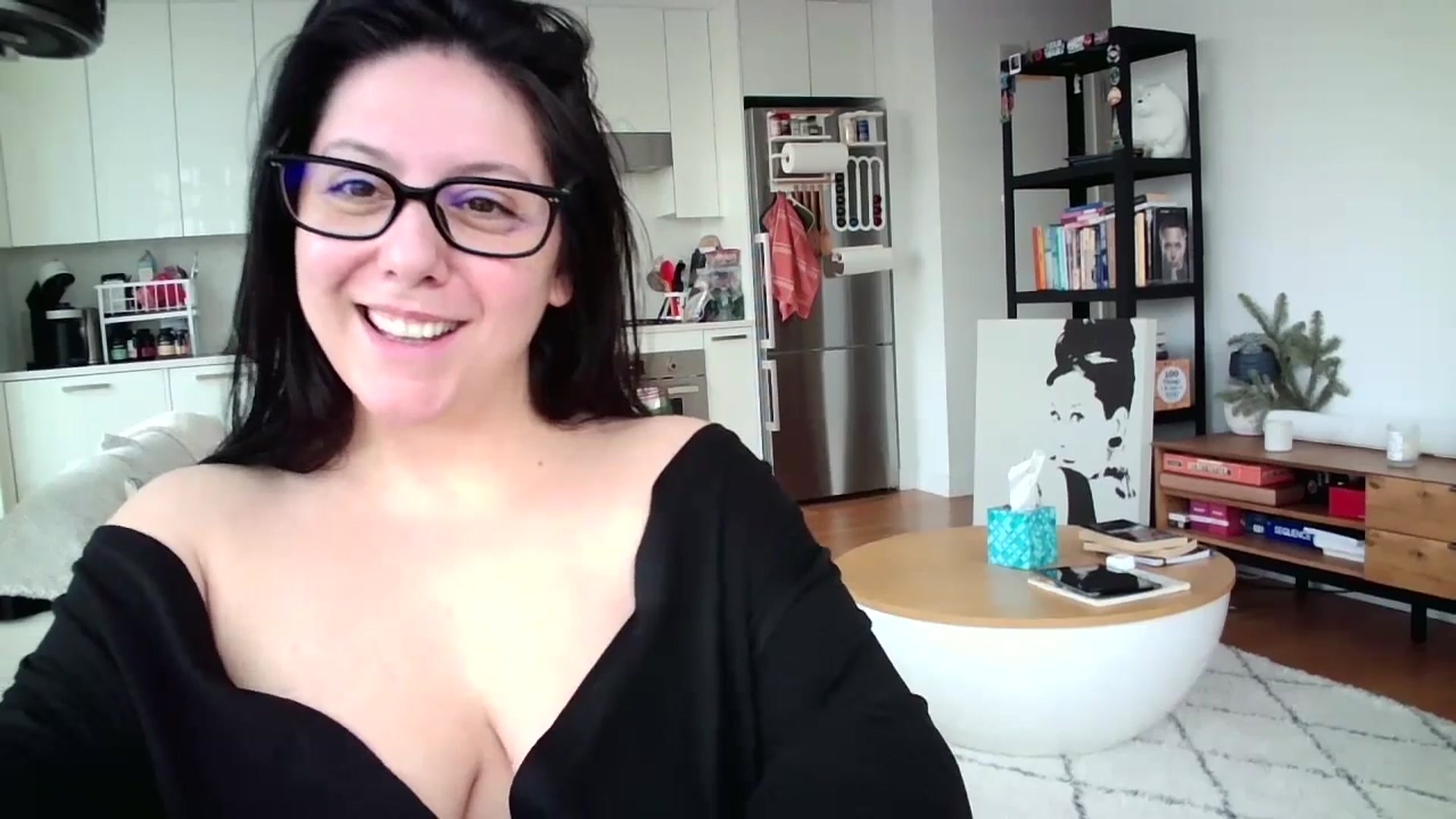 Gallery image thumbnail from SILKYWOMAN's myfreecams stream on, 12/30/2024, 14:30 image 4 of 20