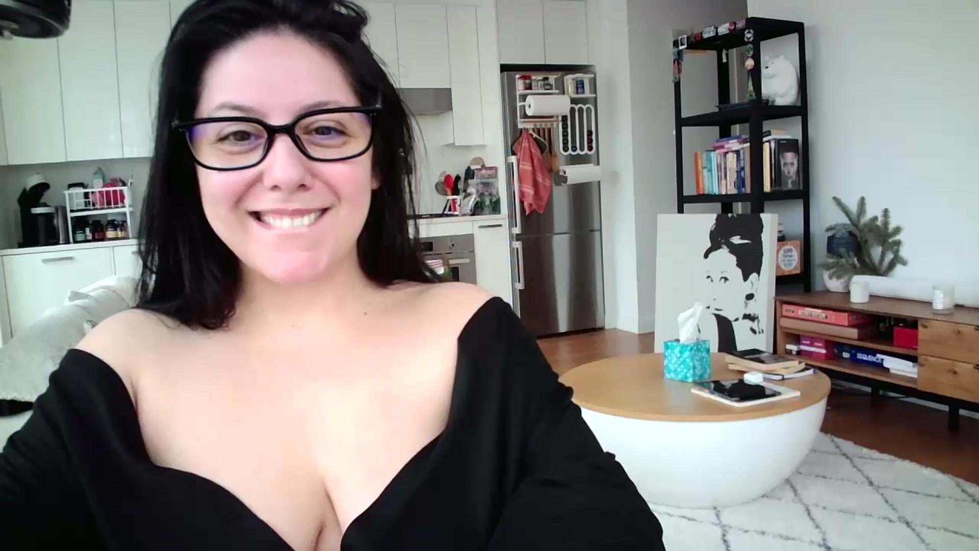 Gallery image thumbnail from SILKYWOMAN's myfreecams stream on, 12/30/2024, 14:30 image 8 of 20