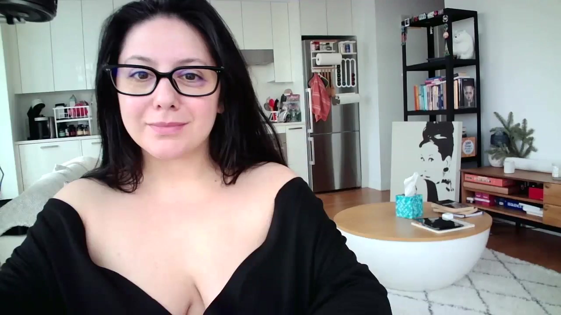Gallery image thumbnail from SILKYWOMAN's myfreecams stream on, 12/30/2024, 14:30 image 18 of 20