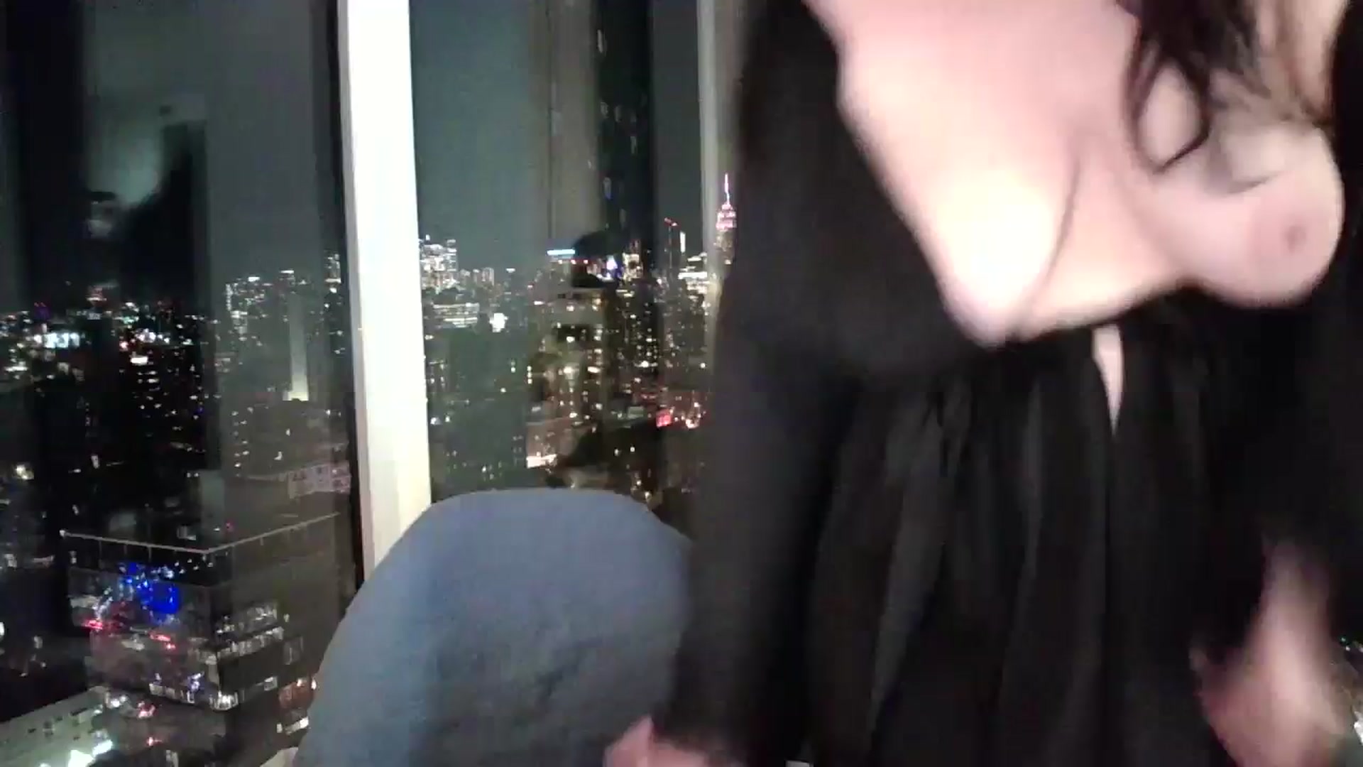 Gallery image thumbnail from SILKYWOMAN's myfreecams stream on, 12/31/2024, 24:05 image 1 of 20