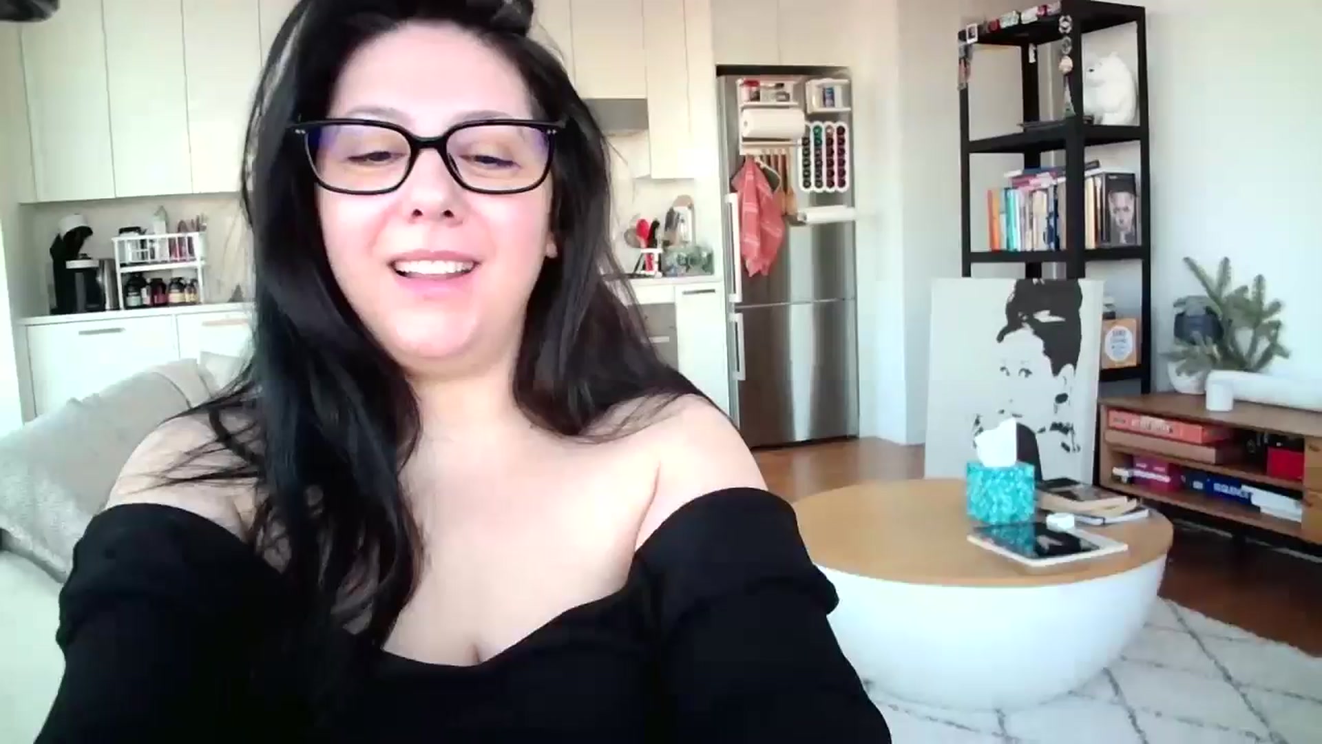 Gallery image thumbnail from SILKYWOMAN's myfreecams stream on, 12/31/2024, 13:14 image 16 of 20