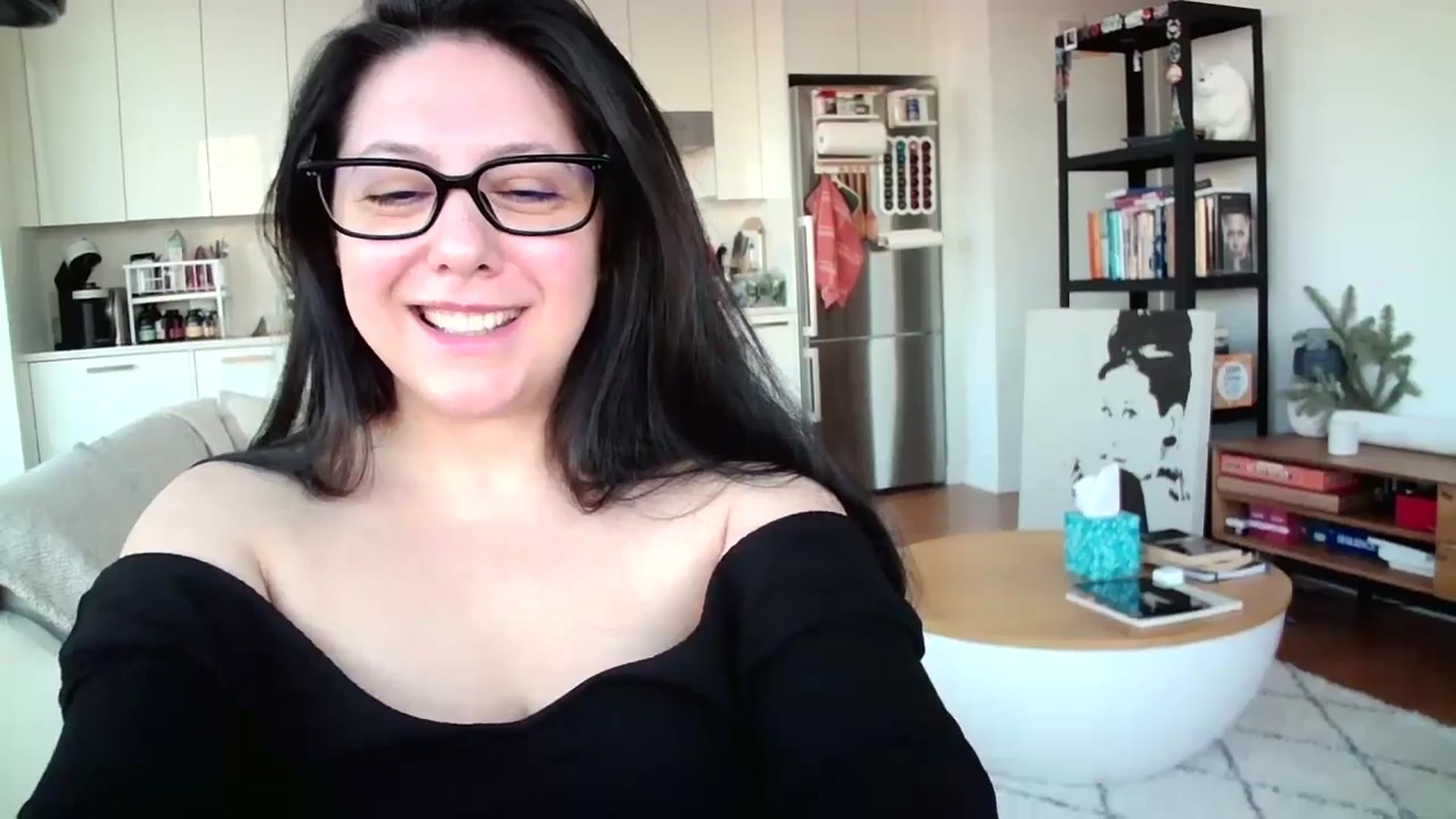 Gallery image thumbnail from SILKYWOMAN's myfreecams stream on, 12/31/2024, 13:14 image 10 of 20