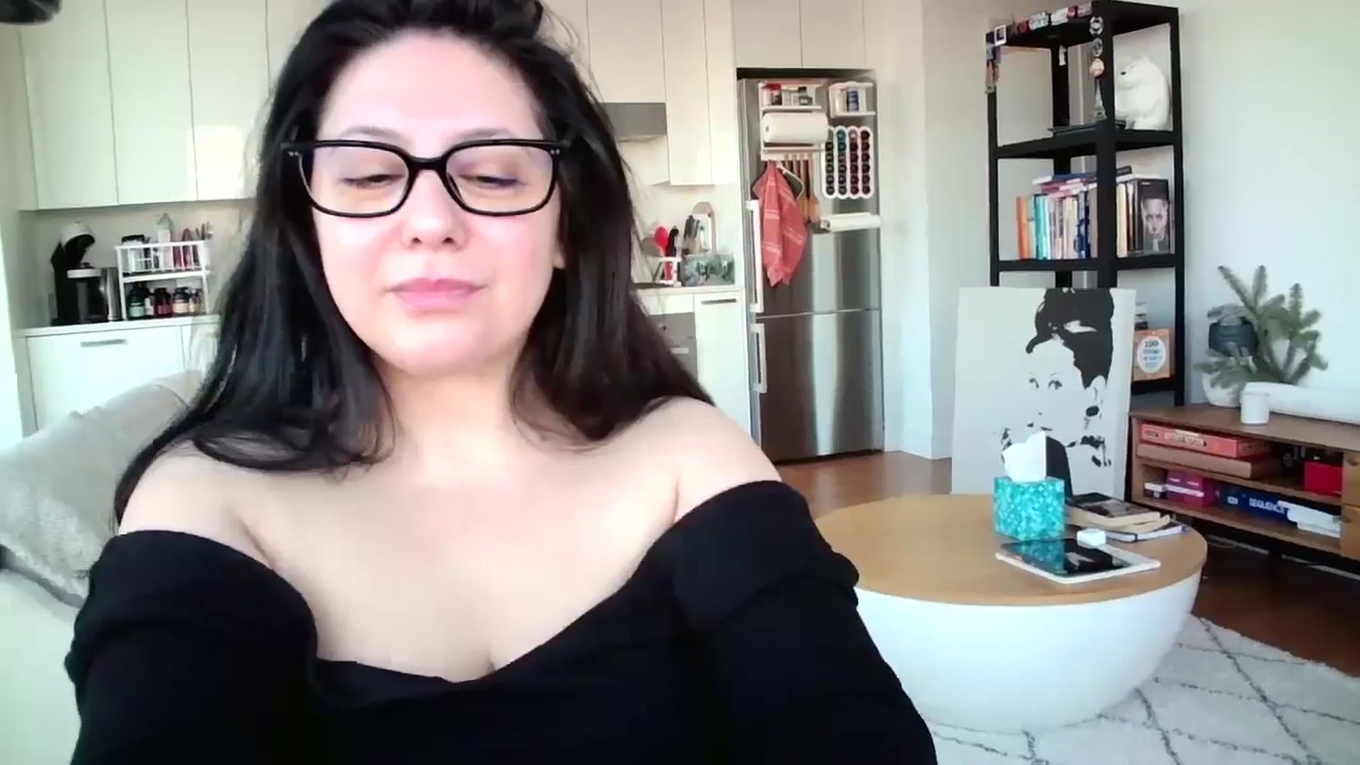 Gallery image thumbnail from SILKYWOMAN's myfreecams stream on, 12/31/2024, 13:14 image 12 of 20
