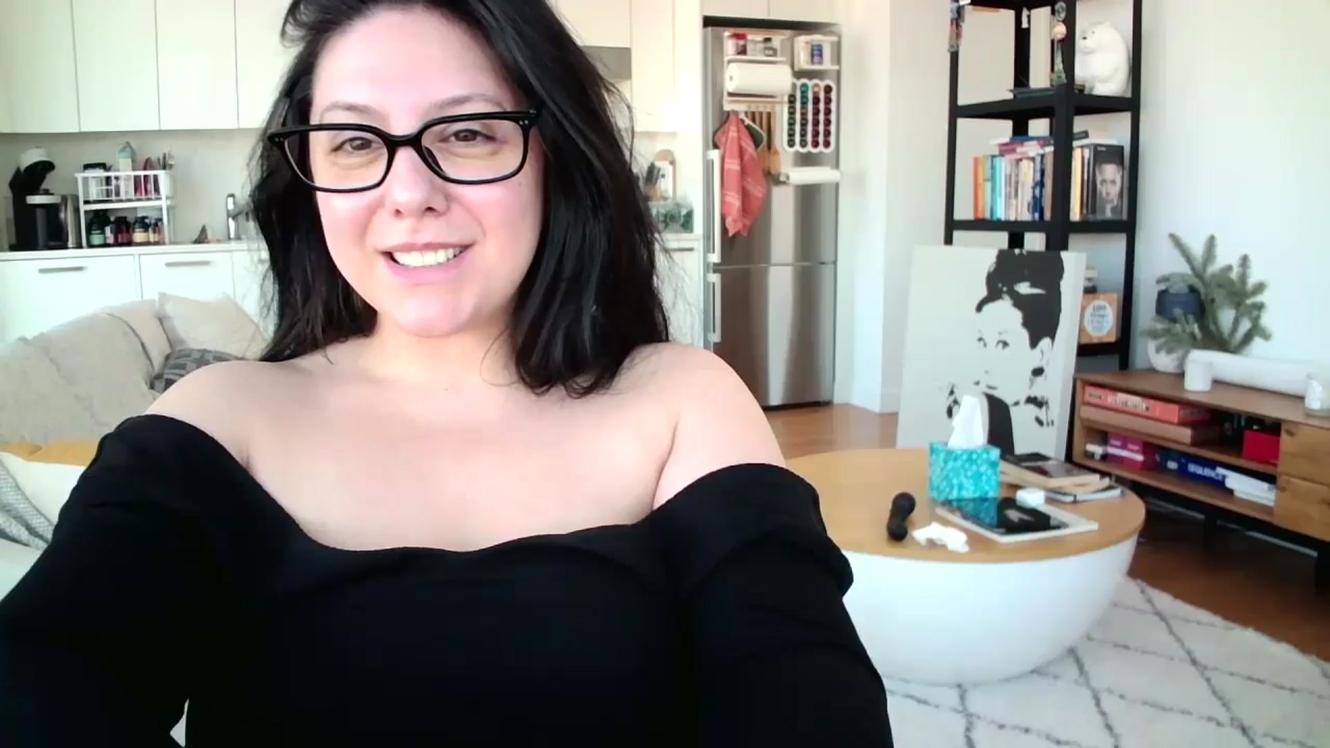 Gallery image thumbnail from SILKYWOMAN's myfreecams stream on, 12/31/2024, 16:02 image 12 of 20