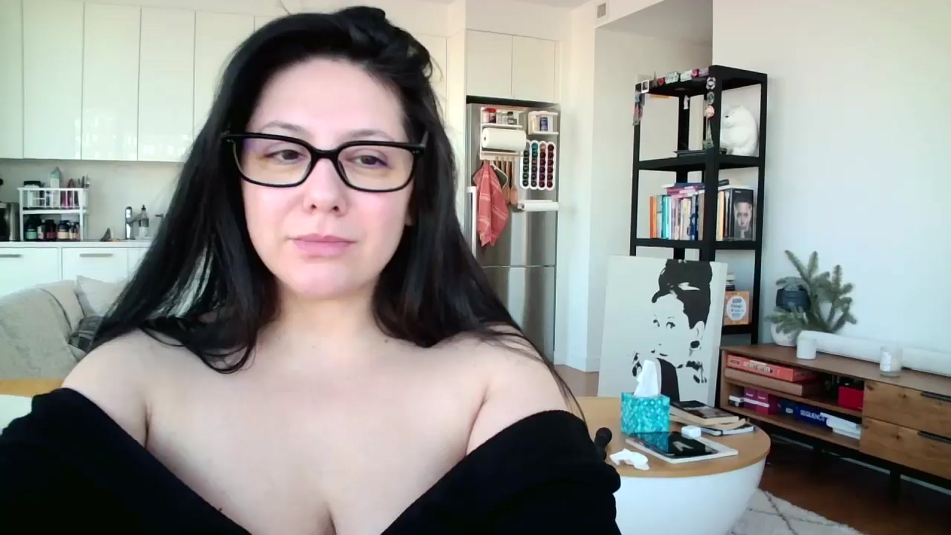 Gallery image thumbnail from SILKYWOMAN's myfreecams stream on, 12/31/2024, 16:02 image 5 of 20