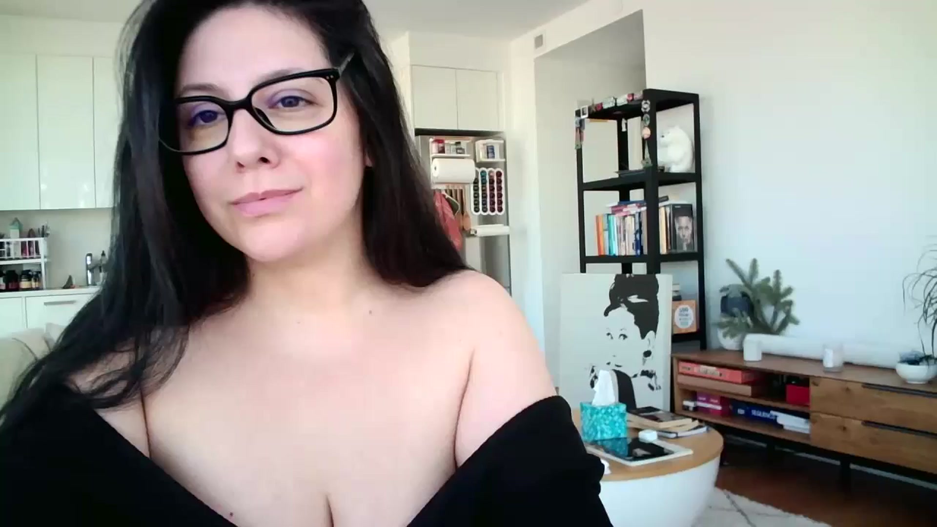 Gallery image thumbnail from SILKYWOMAN's myfreecams stream on, 12/31/2024, 16:02 image 16 of 20