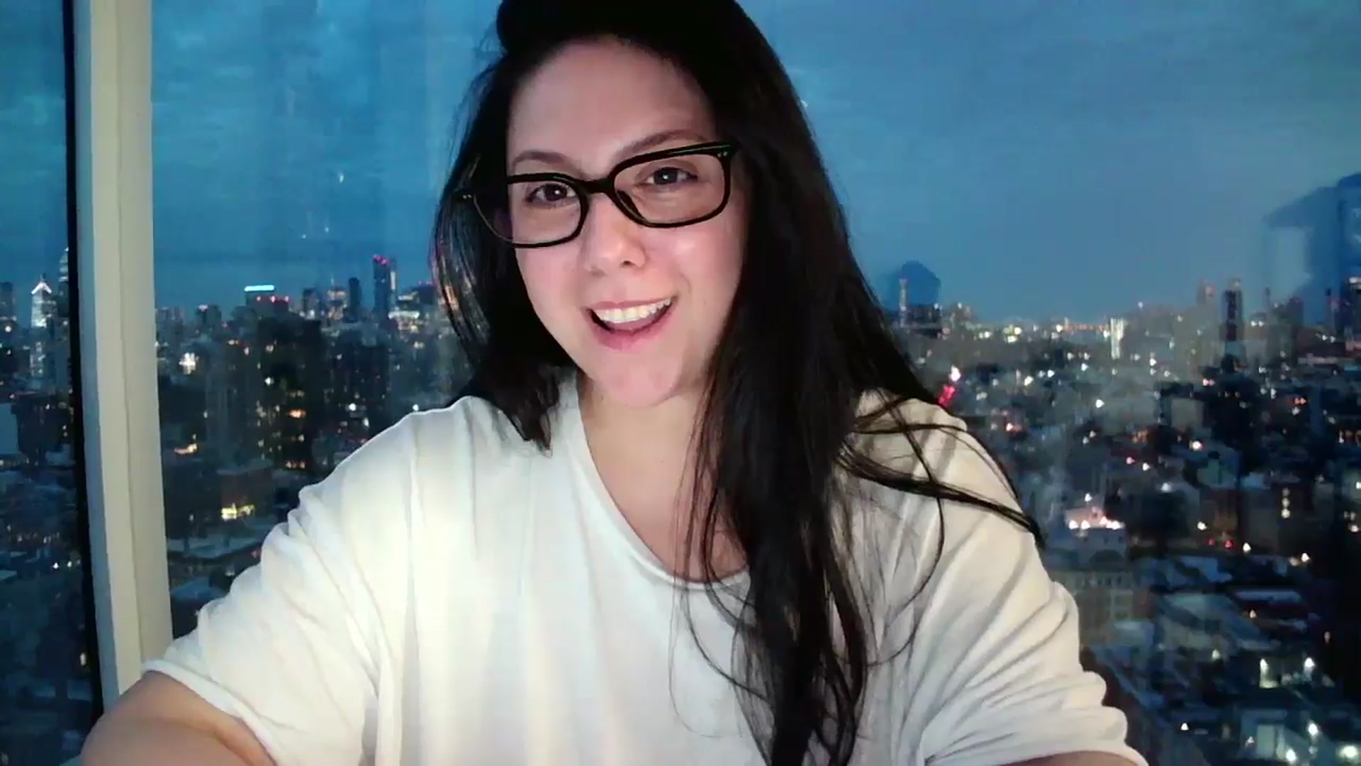 Gallery image thumbnail from SILKYWOMAN's myfreecams stream on, 12/31/2024, 22:05 image 16 of 20