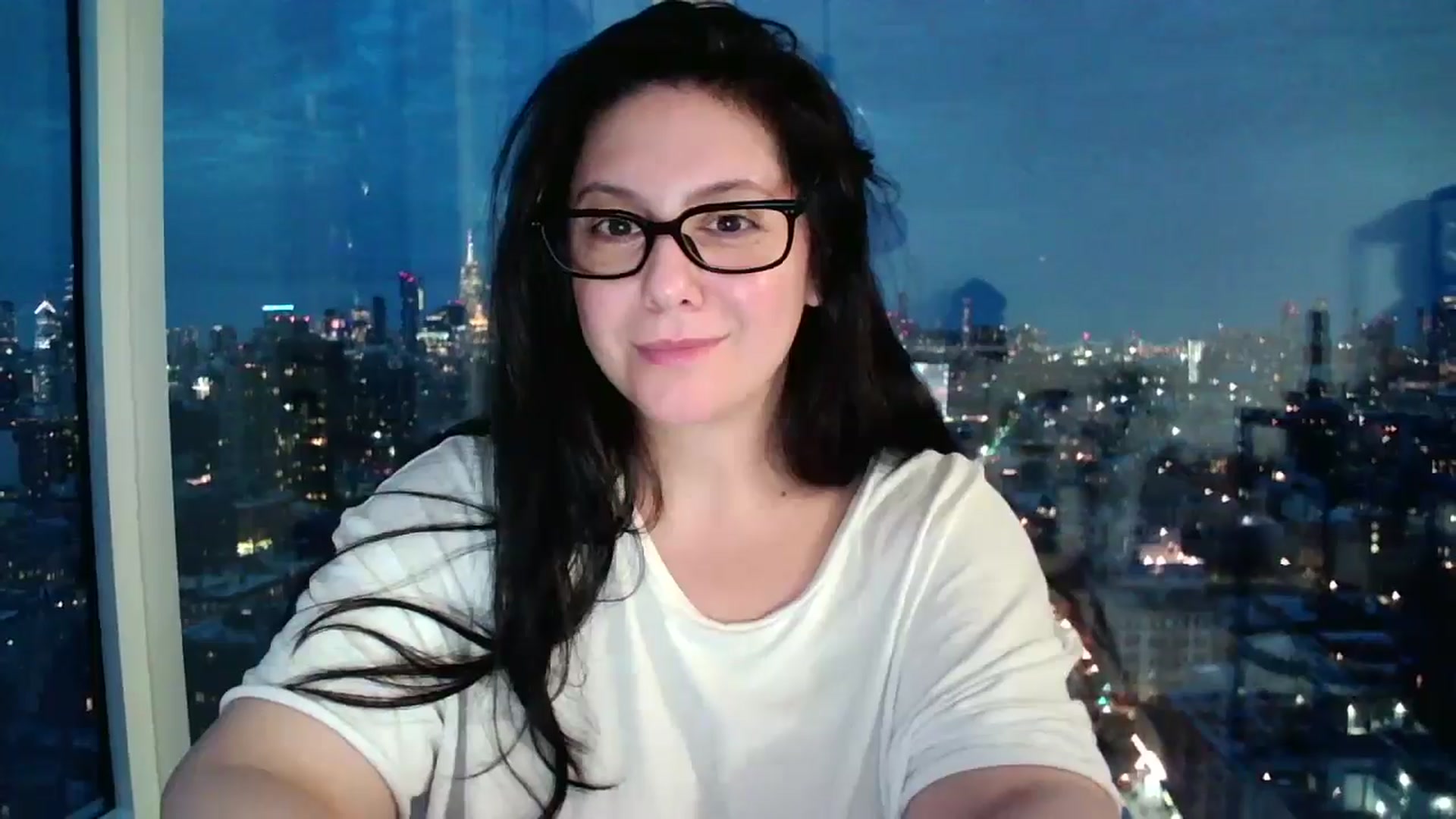 Gallery image thumbnail from SILKYWOMAN's myfreecams stream on, 12/31/2024, 22:05 image 19 of 20