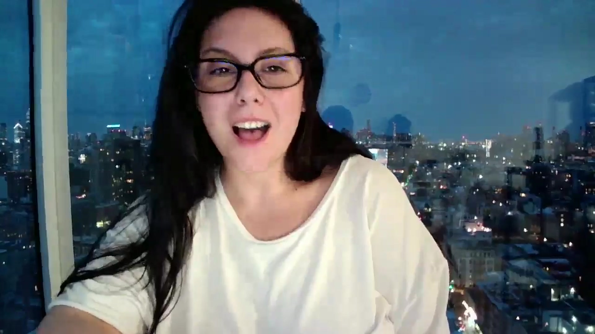 Gallery image thumbnail from SILKYWOMAN's myfreecams stream on, 12/31/2024, 22:05 image 17 of 20