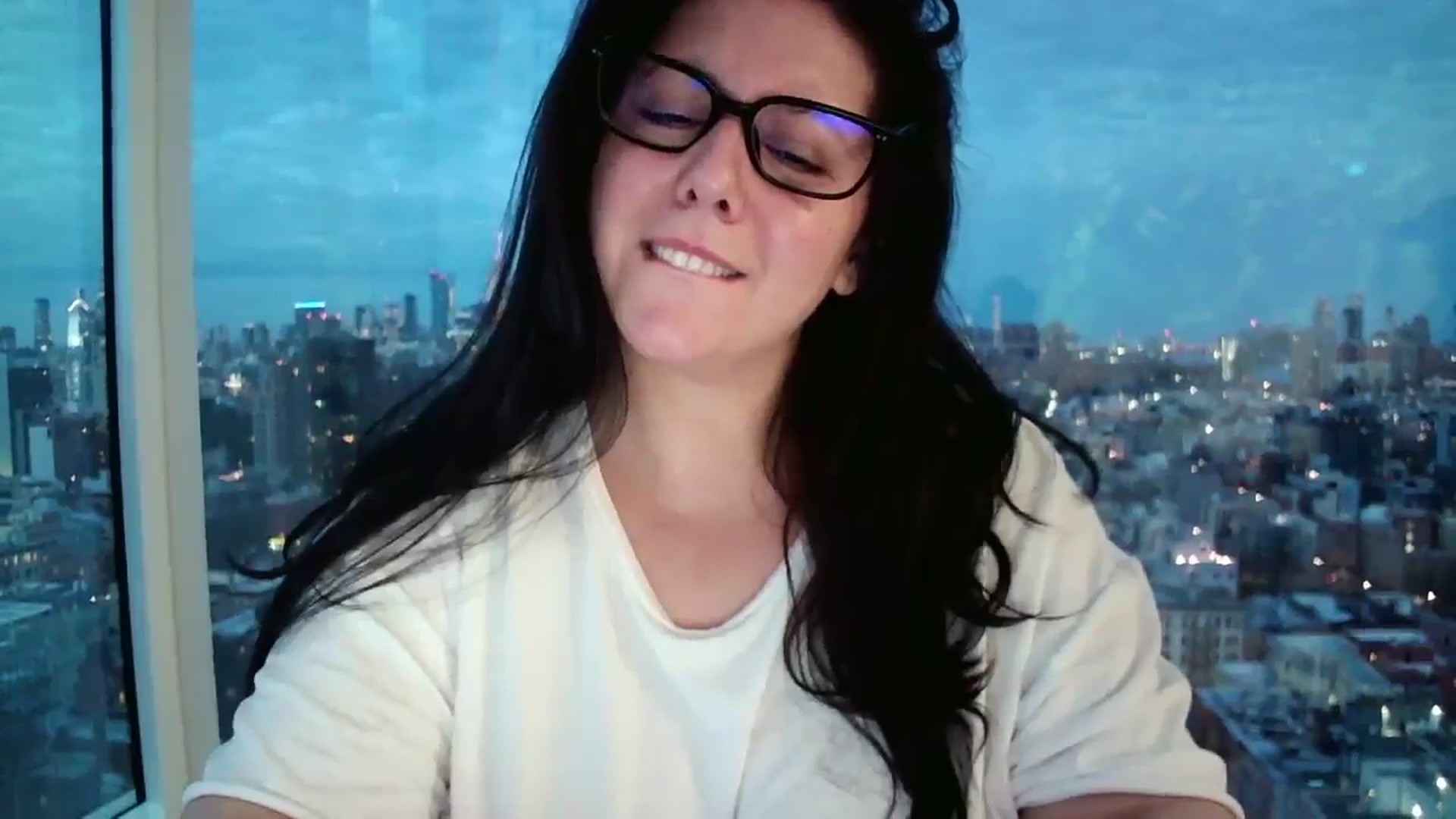 Gallery image thumbnail from SILKYWOMAN's myfreecams stream on, 12/31/2024, 22:05 image 10 of 20