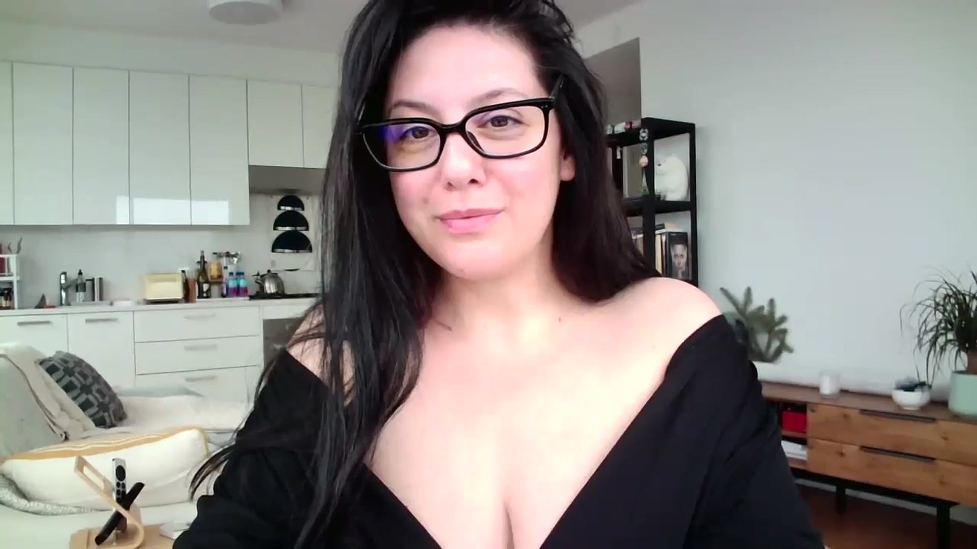 Gallery image thumbnail from SILKYWOMAN's myfreecams stream on, 01/01/2025, 16:38 image 2 of 20