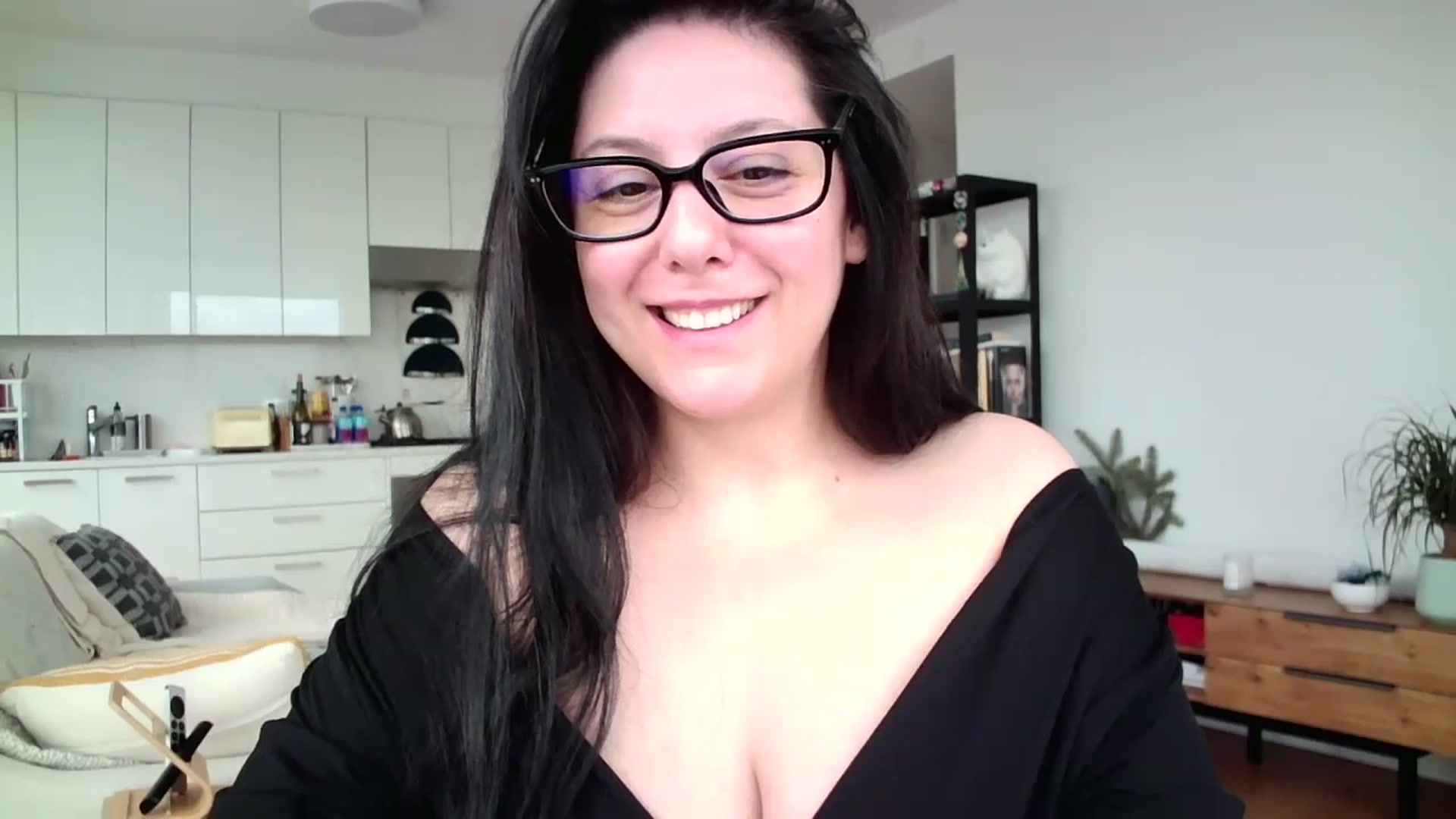Gallery image thumbnail from SILKYWOMAN's myfreecams stream on, 01/01/2025, 16:38 image 4 of 20