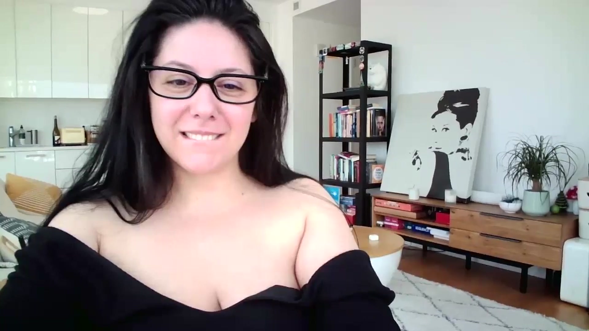 Gallery image thumbnail from SILKYWOMAN's myfreecams stream on, 01/04/2025, 15:28 image 3 of 20