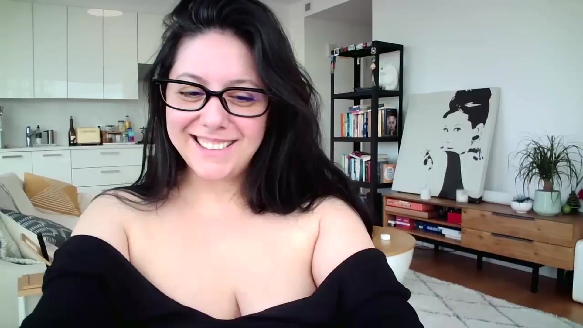 Gallery image thumbnail from SILKYWOMAN's myfreecams stream on, 01/04/2025, 16:16 image 1 of 20