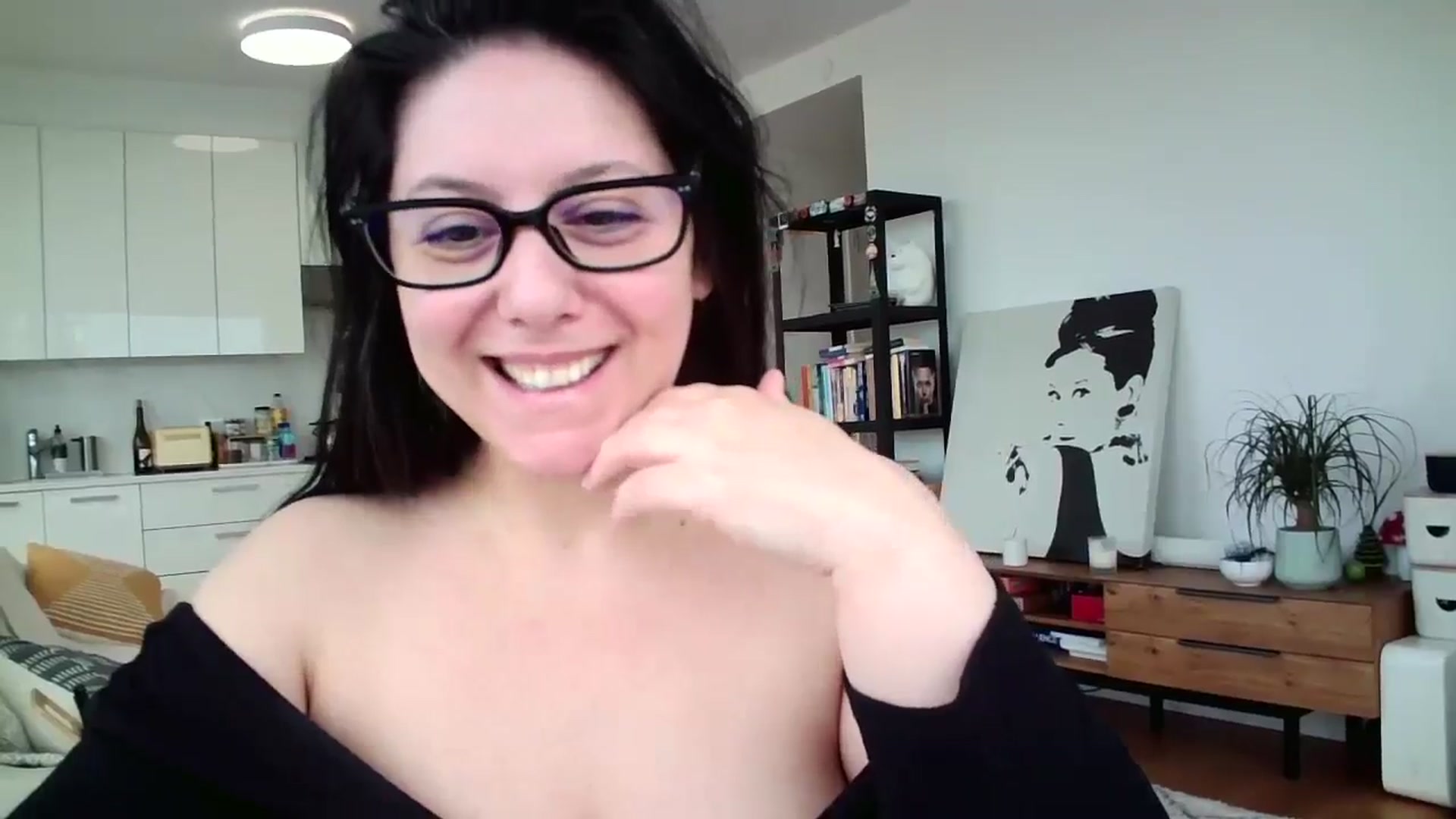 Gallery image thumbnail from SILKYWOMAN's myfreecams stream on, 01/04/2025, 16:16 image 5 of 20