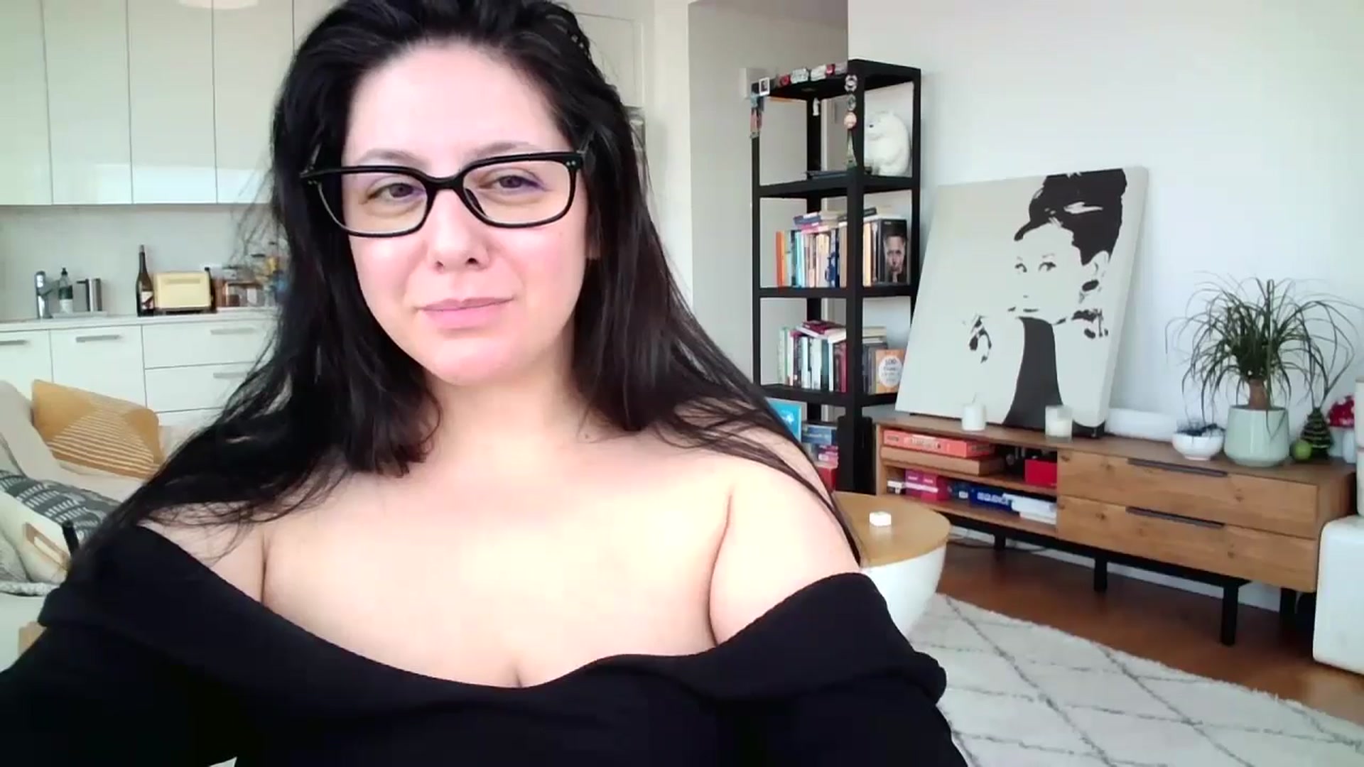 Gallery image thumbnail from SILKYWOMAN's myfreecams stream on, 01/04/2025, 17:36 image 3 of 20
