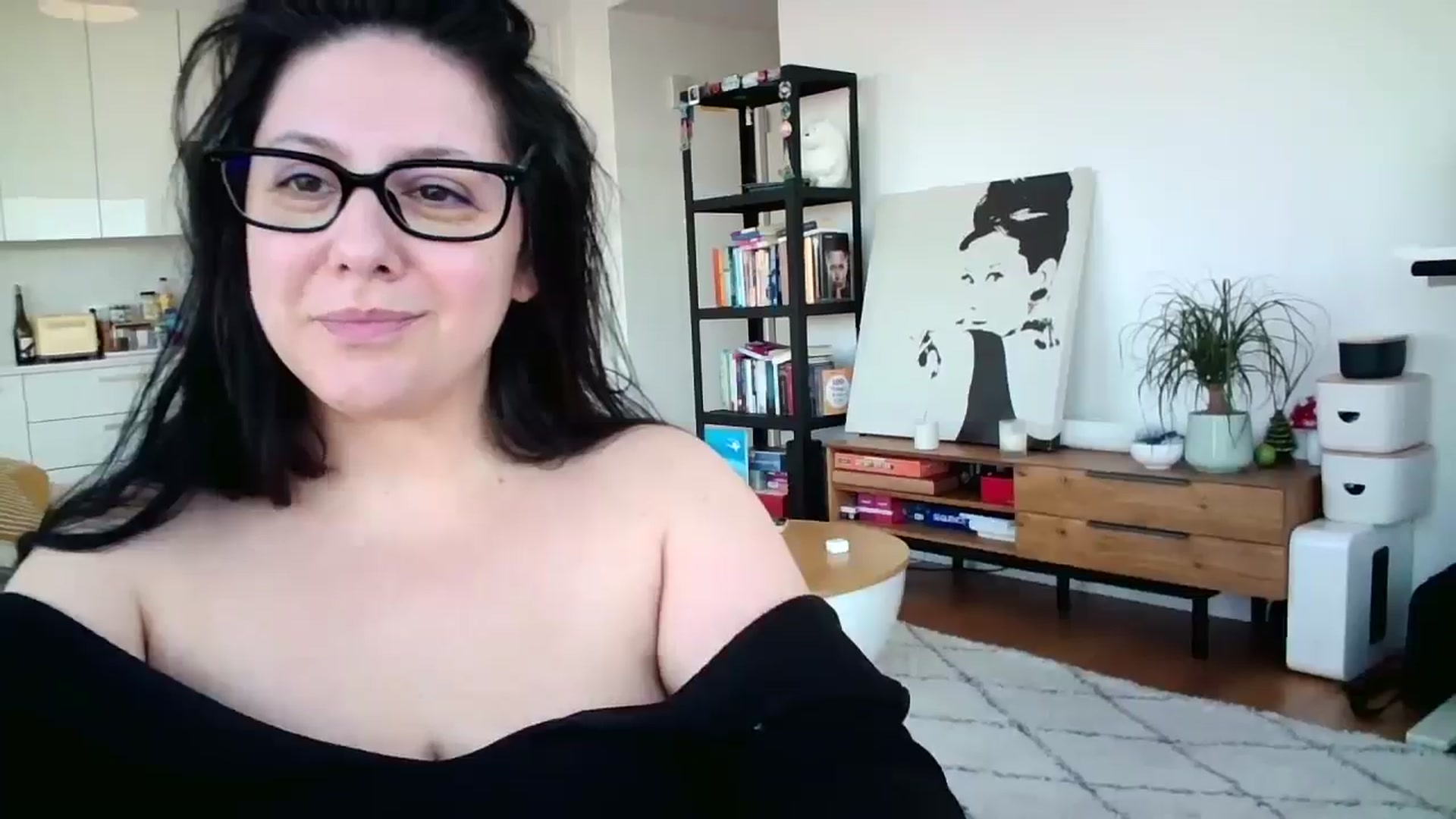 Gallery image thumbnail from SILKYWOMAN's myfreecams stream on, 01/04/2025, 17:36 image 18 of 20