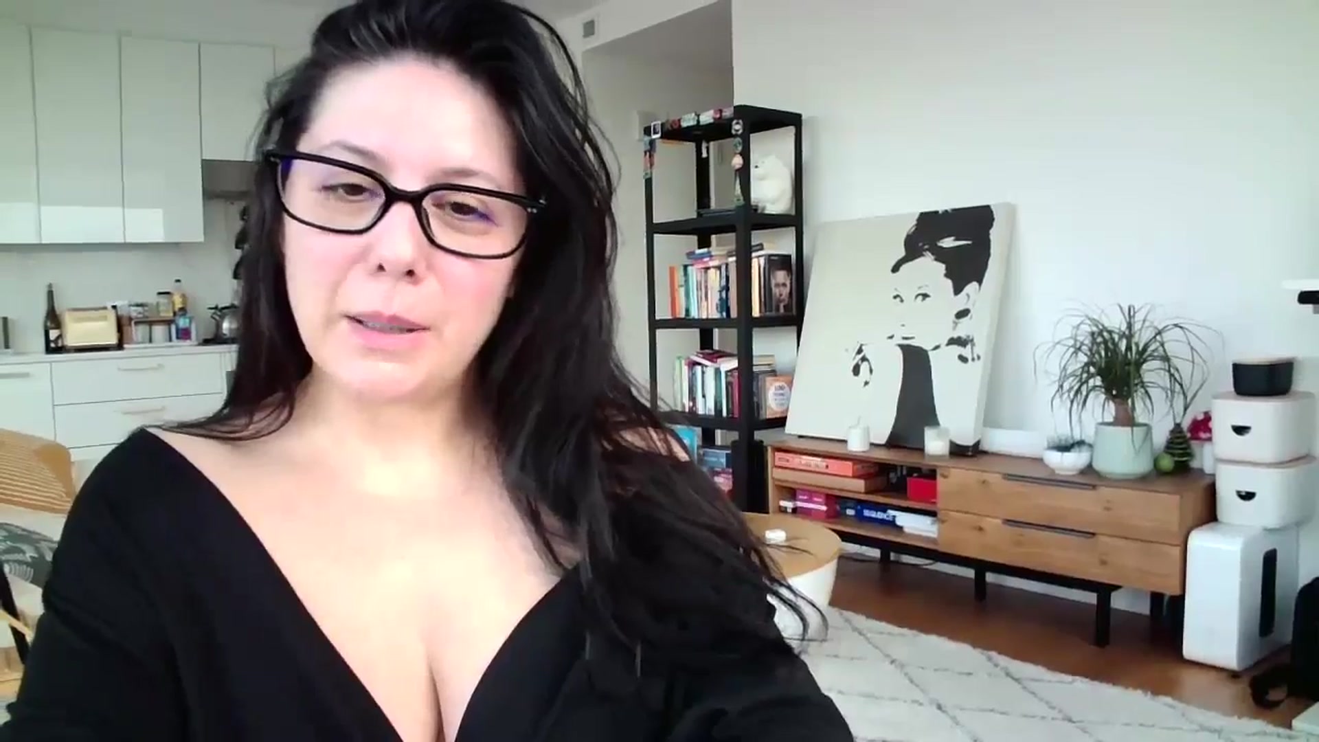 Gallery image thumbnail from SILKYWOMAN's myfreecams stream on, 01/04/2025, 20:07 image 6 of 20