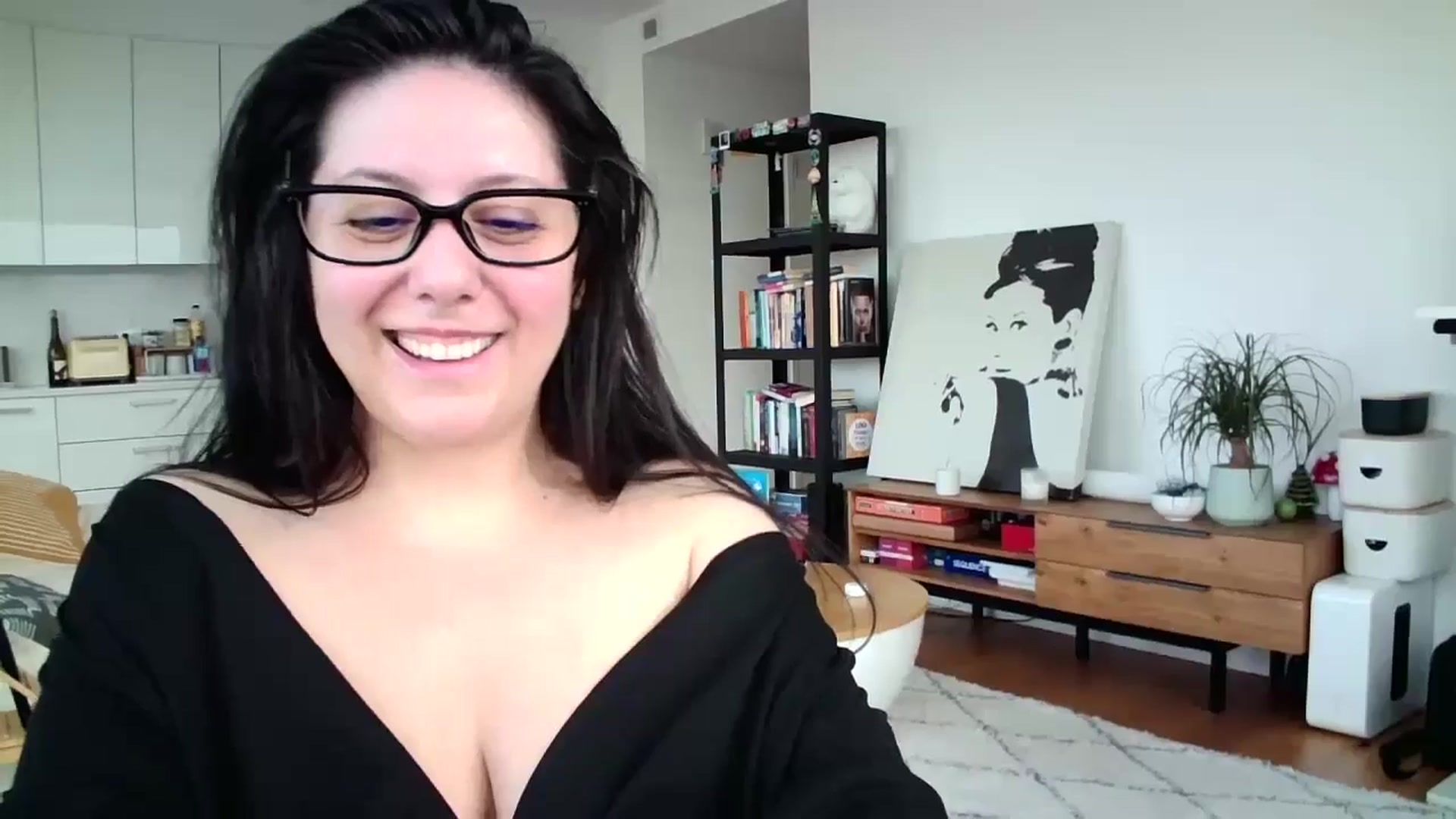 Gallery image thumbnail from SILKYWOMAN's myfreecams stream on, 01/04/2025, 20:07 image 9 of 20