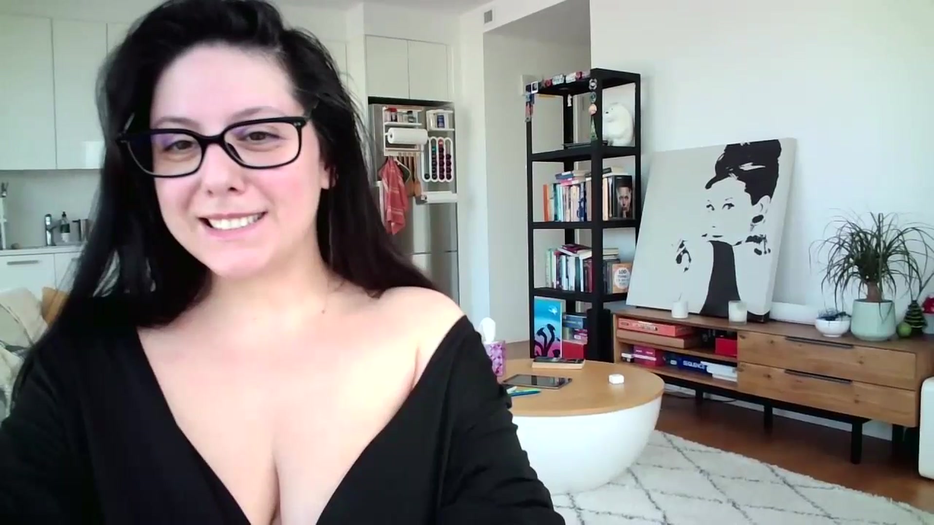 Gallery image thumbnail from SILKYWOMAN's myfreecams stream on, 01/04/2025, 20:07 image 2 of 20