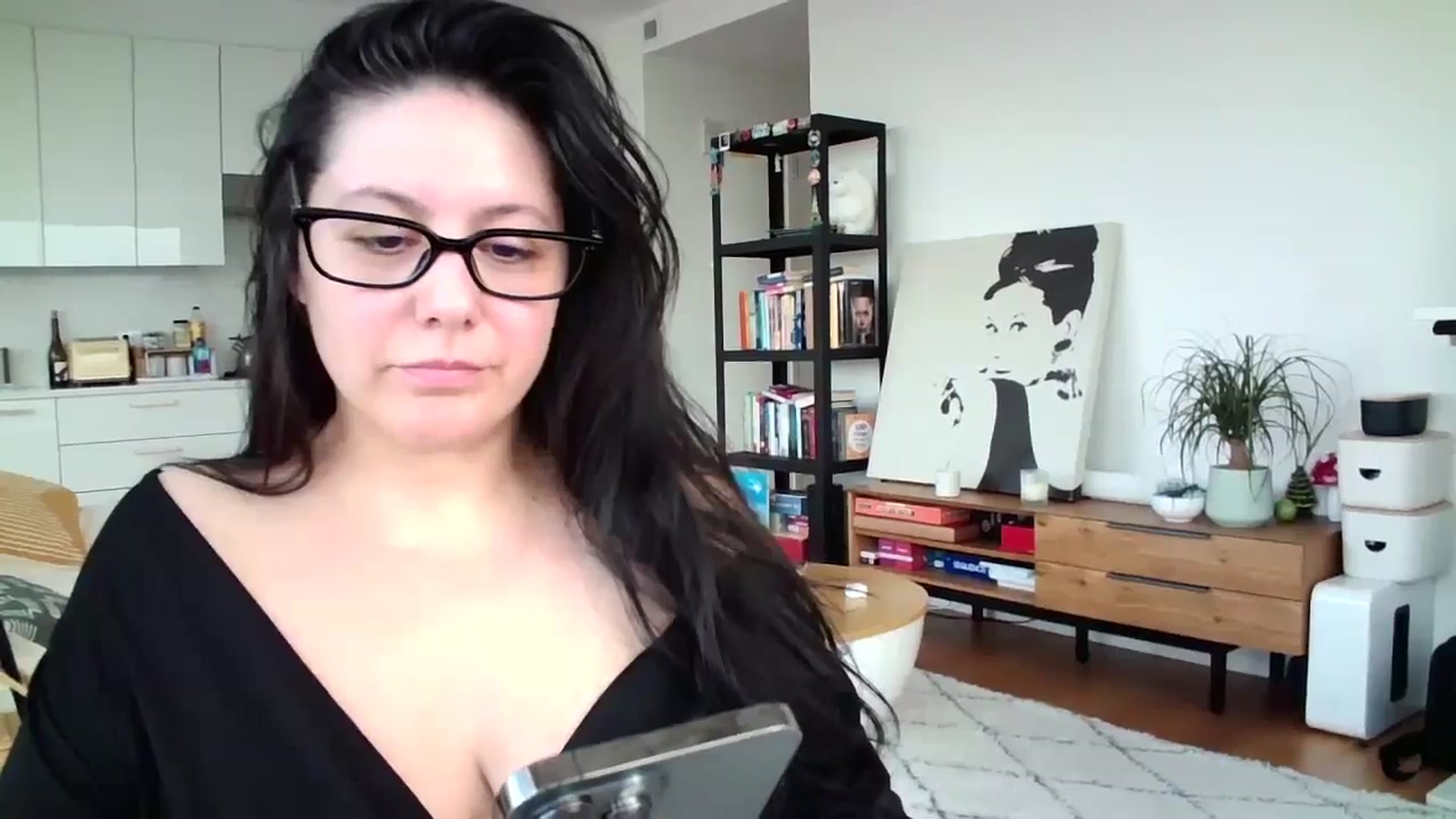 Gallery image thumbnail from SILKYWOMAN's myfreecams stream on, 01/04/2025, 20:07 image 7 of 20
