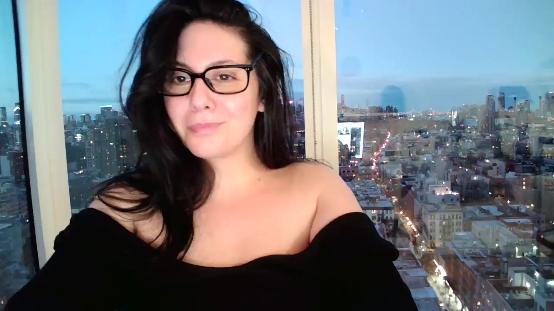 Gallery image thumbnail from SILKYWOMAN's myfreecams stream on, 01/05/2025, 24:23 image 7 of 20