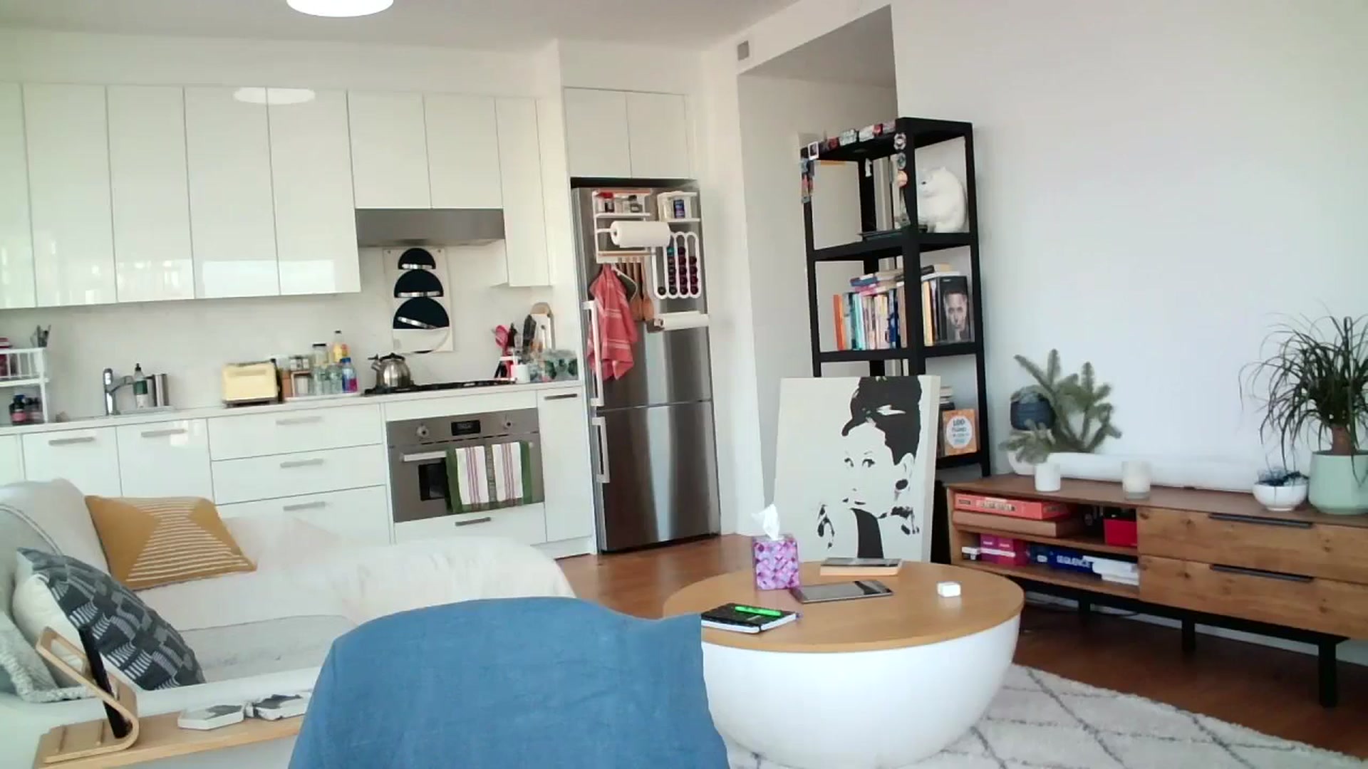 Gallery image thumbnail from SILKYWOMAN's myfreecams stream on, 01/05/2025, 16:28 image 6 of 20