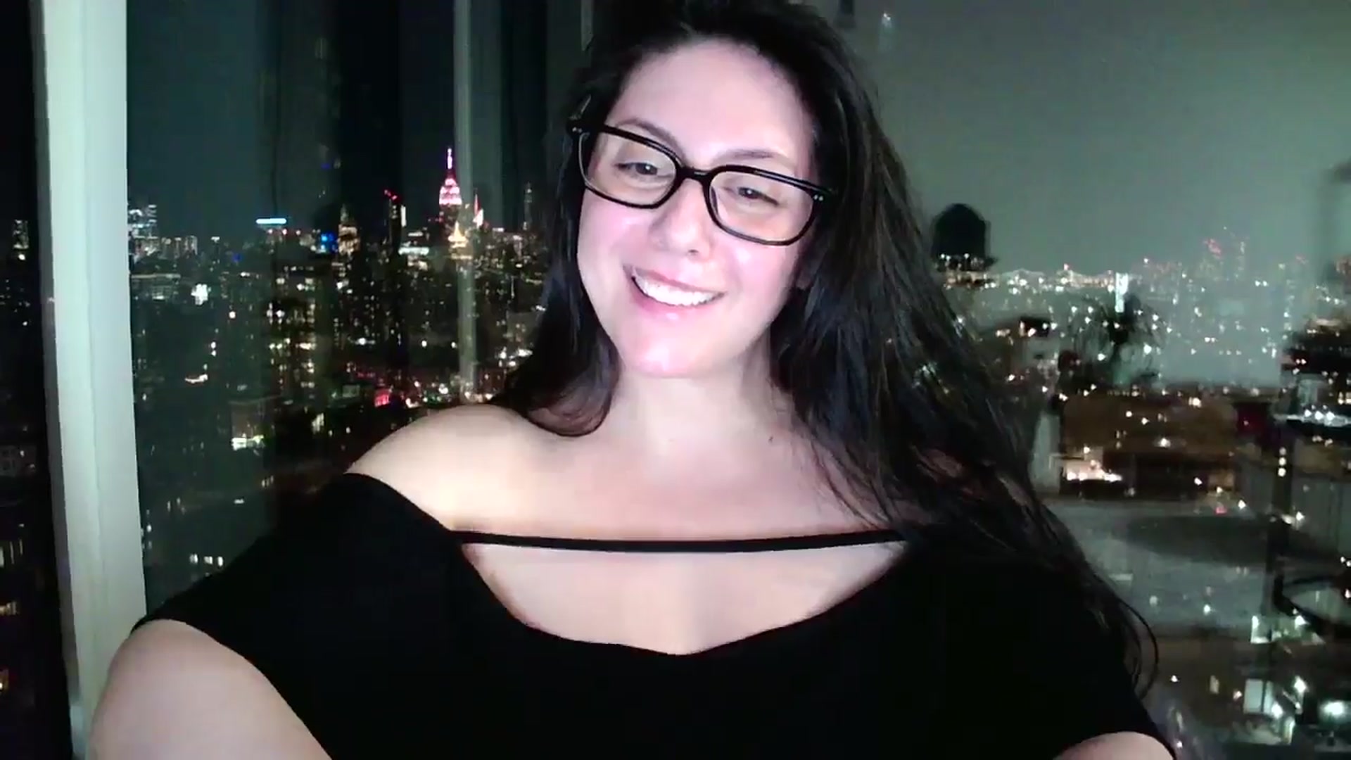 Gallery image thumbnail from SILKYWOMAN's myfreecams stream on, 01/05/2025, 23:59 image 8 of 20