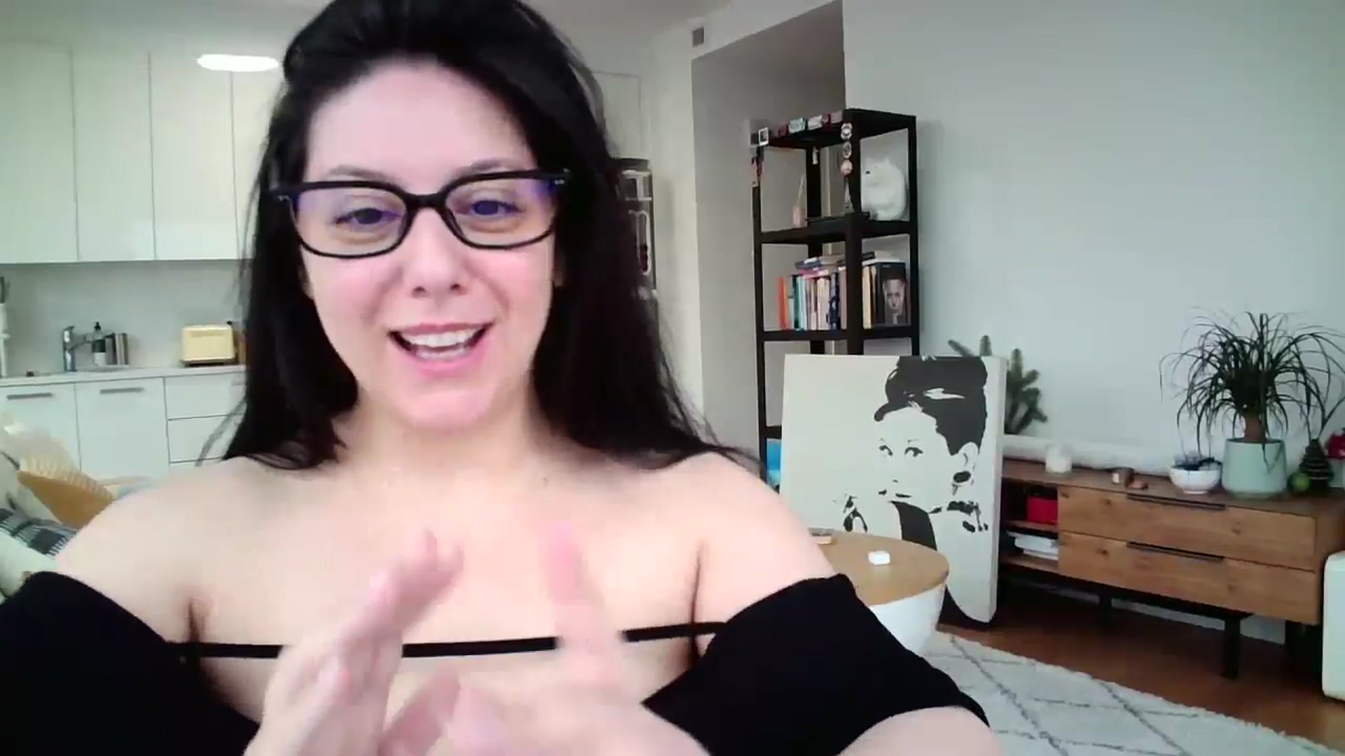 Gallery image thumbnail from SILKYWOMAN's myfreecams stream on, 01/06/2025, 14:40 image 2 of 20