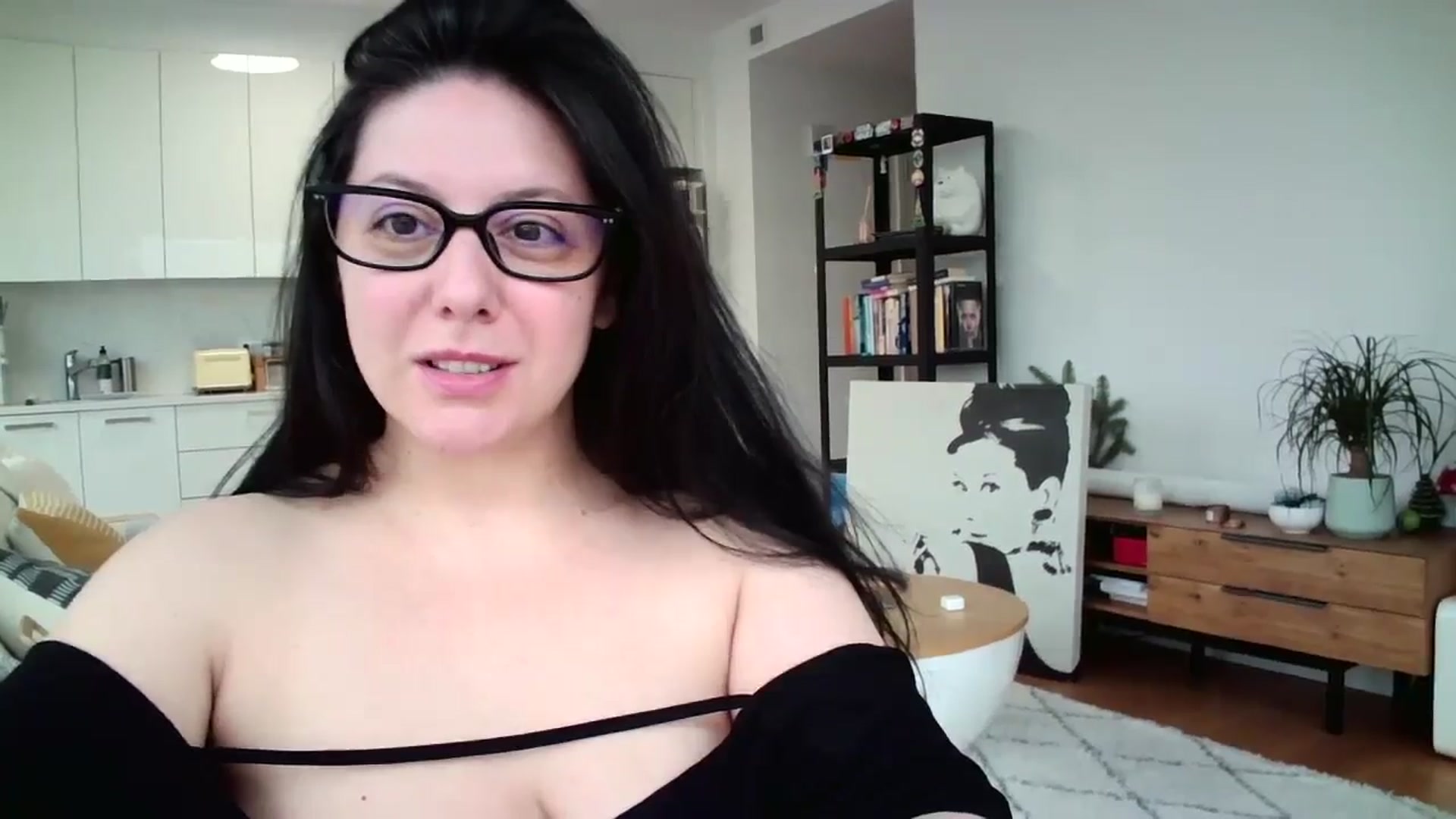 Gallery image thumbnail from SILKYWOMAN's myfreecams stream on, 01/06/2025, 14:40 image 3 of 20