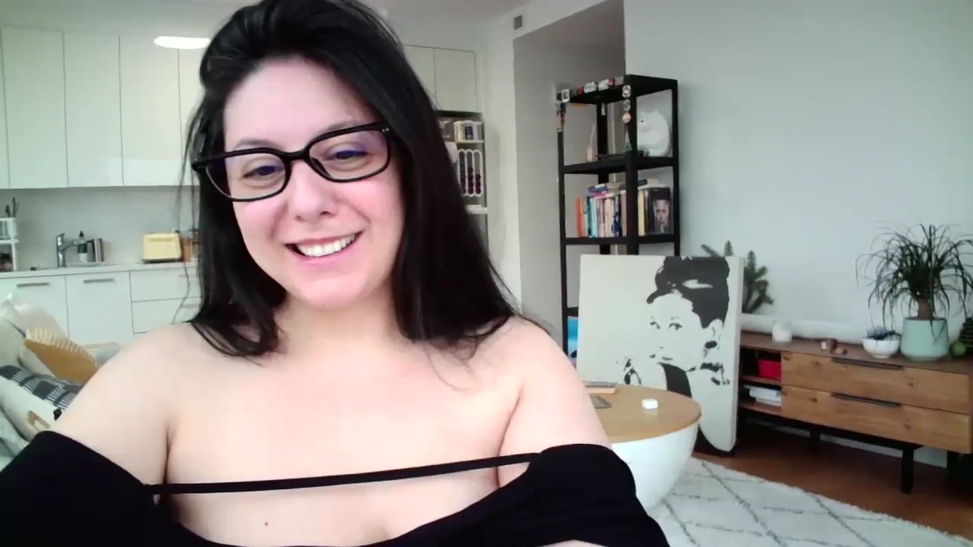 Gallery image thumbnail from SILKYWOMAN's myfreecams stream on, 01/06/2025, 14:40 image 13 of 20