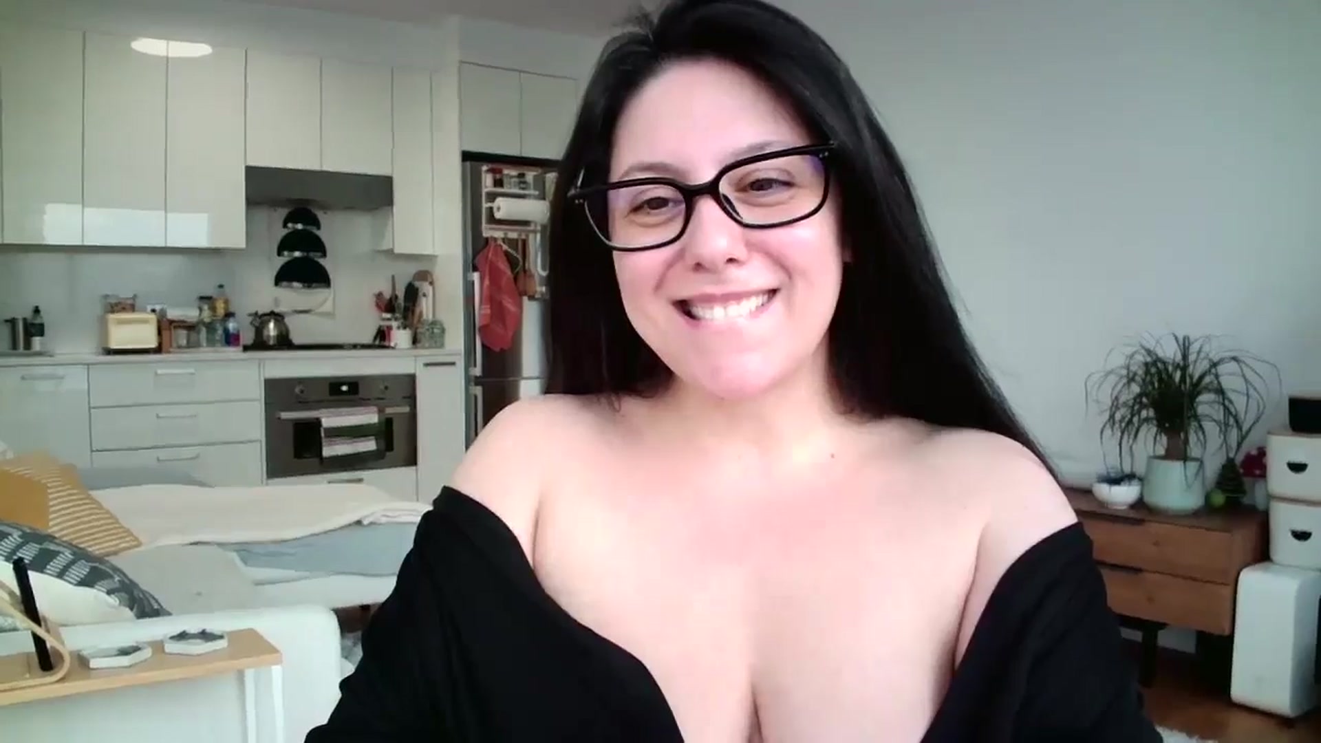 Gallery image thumbnail from SILKYWOMAN's myfreecams stream on, 01/06/2025, 20:09 image 18 of 20