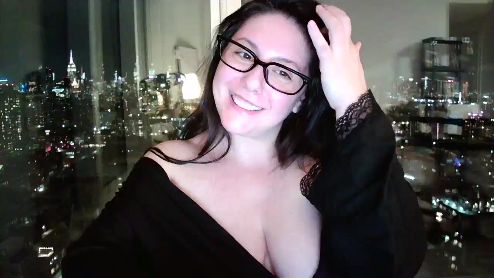 Gallery image thumbnail from SILKYWOMAN's myfreecams stream on, 01/07/2025, 01:06 image 16 of 20
